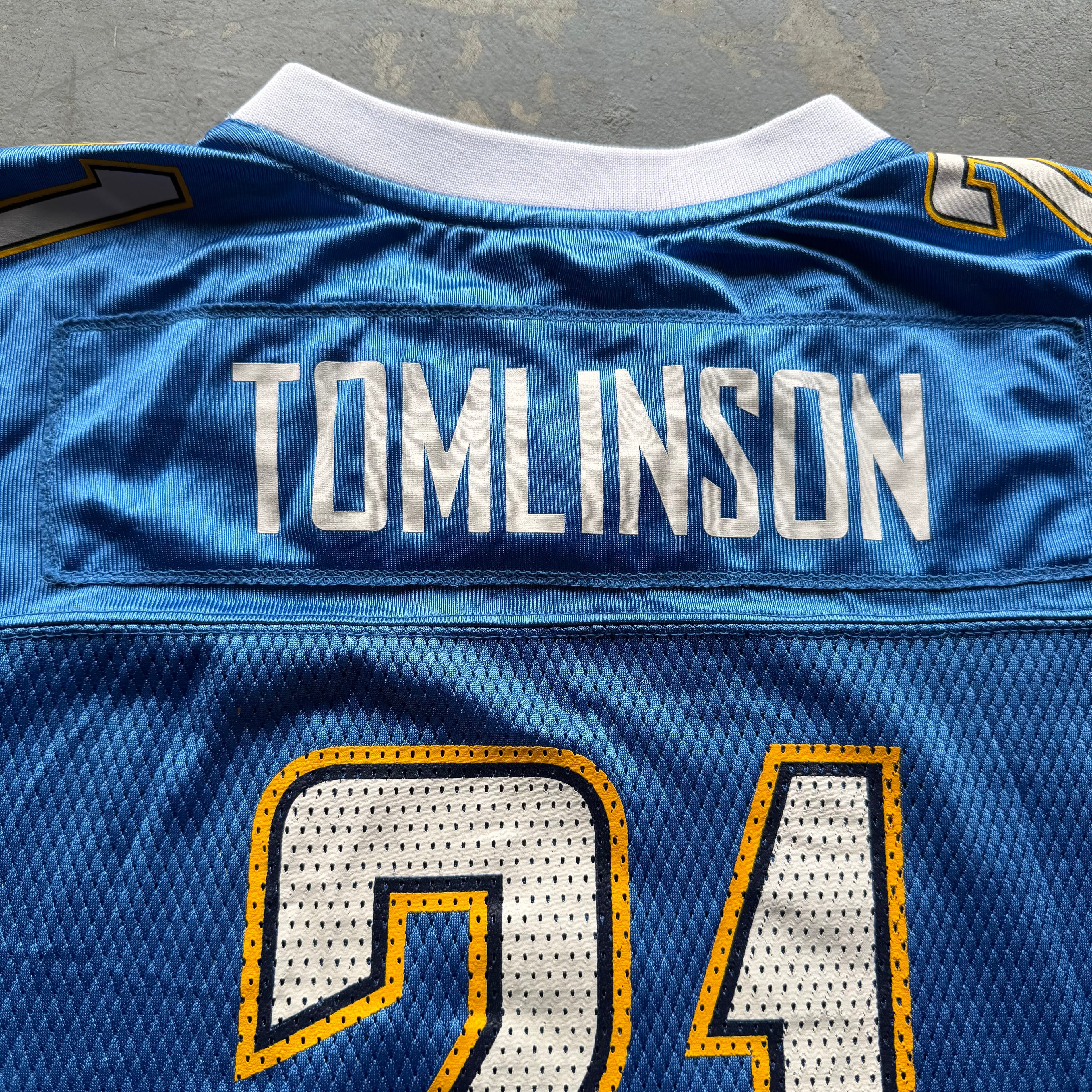 00’S REEBOK CHARGERS LADANIAN TOMLINSON POWDER BLUE JERSEY (YOUTH M) FITS ADULT SMALL