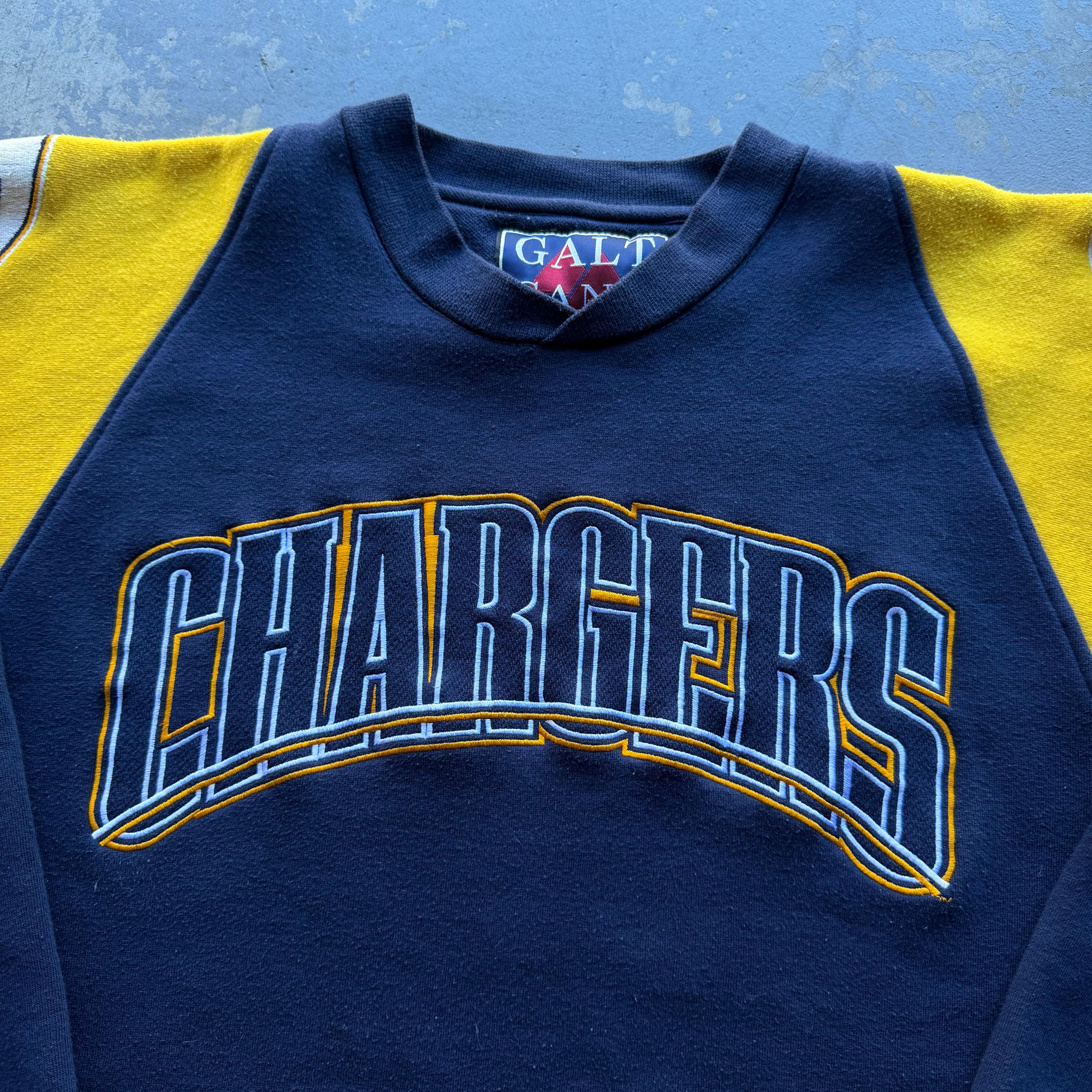 90’S CHARGERS BOLT EMBROIDER CREWNECK (L)
