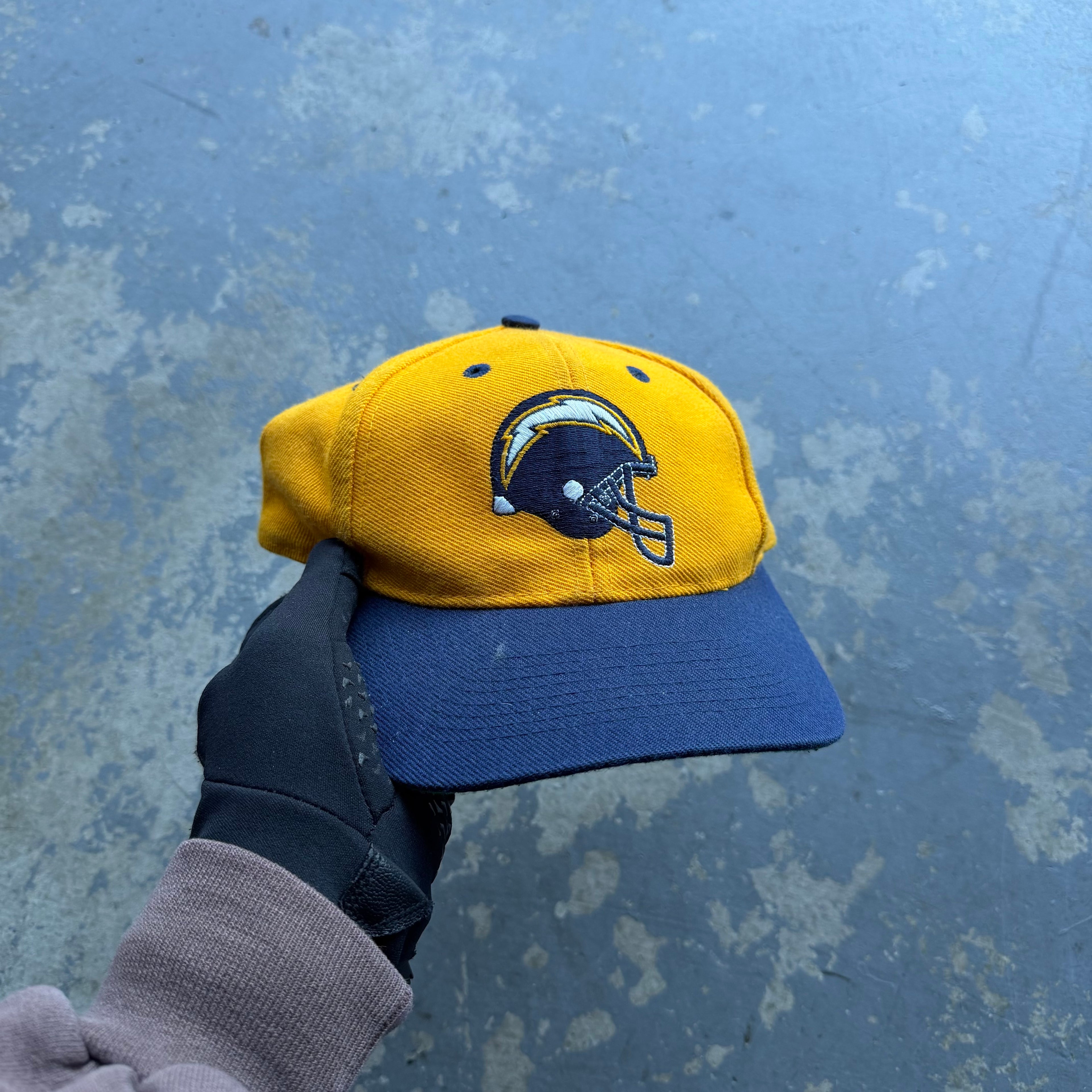 CHARGERS HELMET TWO TONE HAT