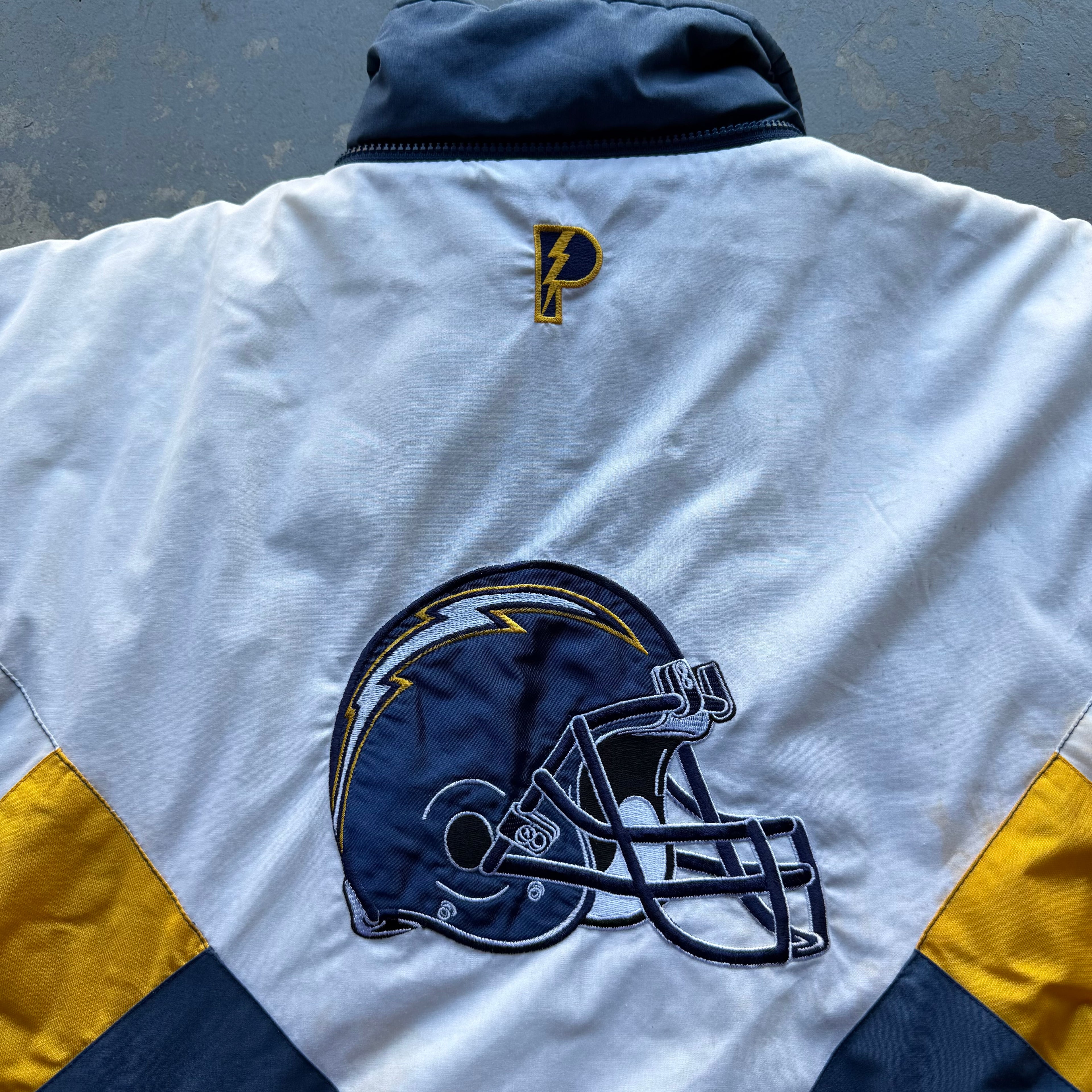 90’S CHARGERS NFL EXPERIENCE PRO PLAYER PUFFER JACKET (XL)