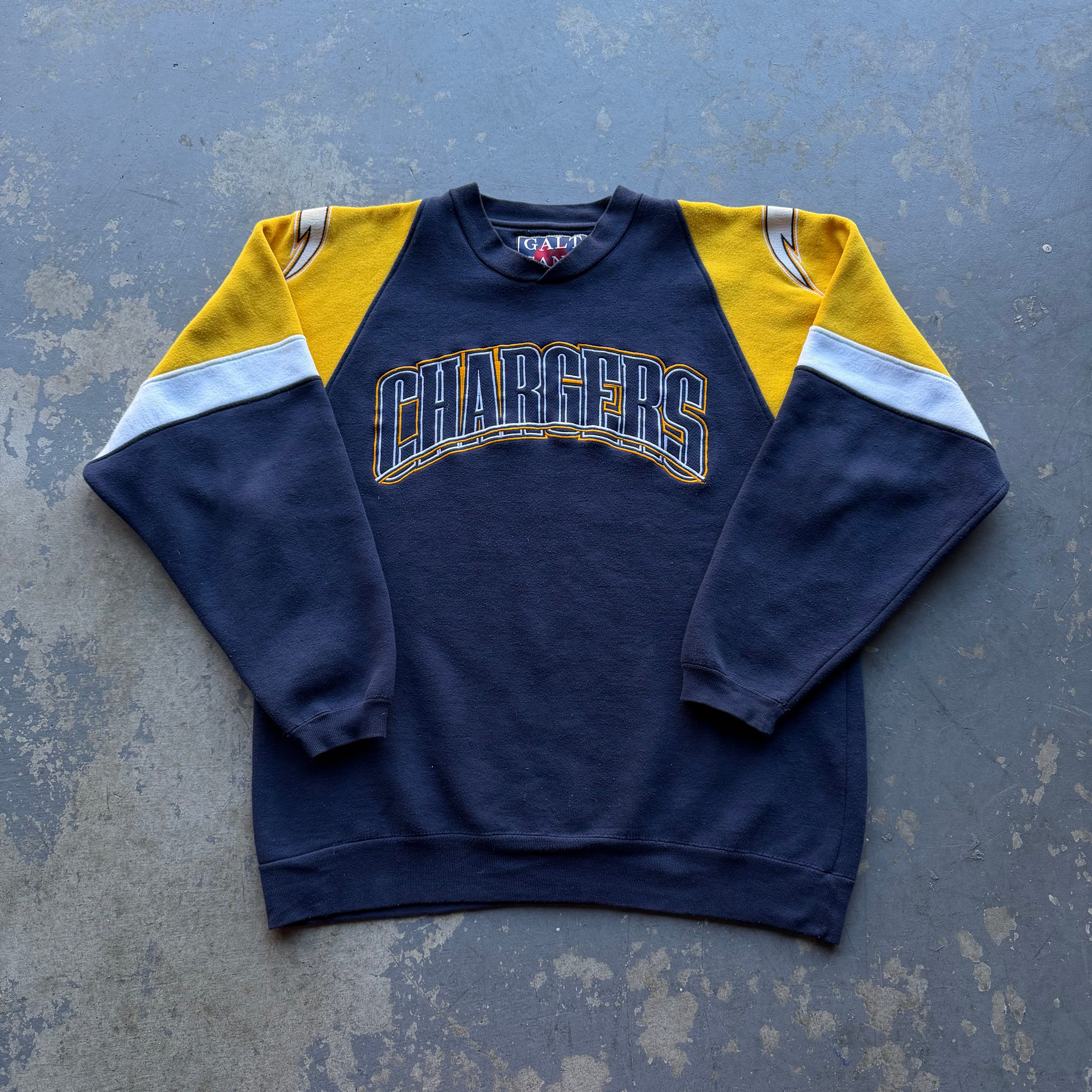 90’S CHARGERS BOLT EMBROIDER CREWNECK (L)