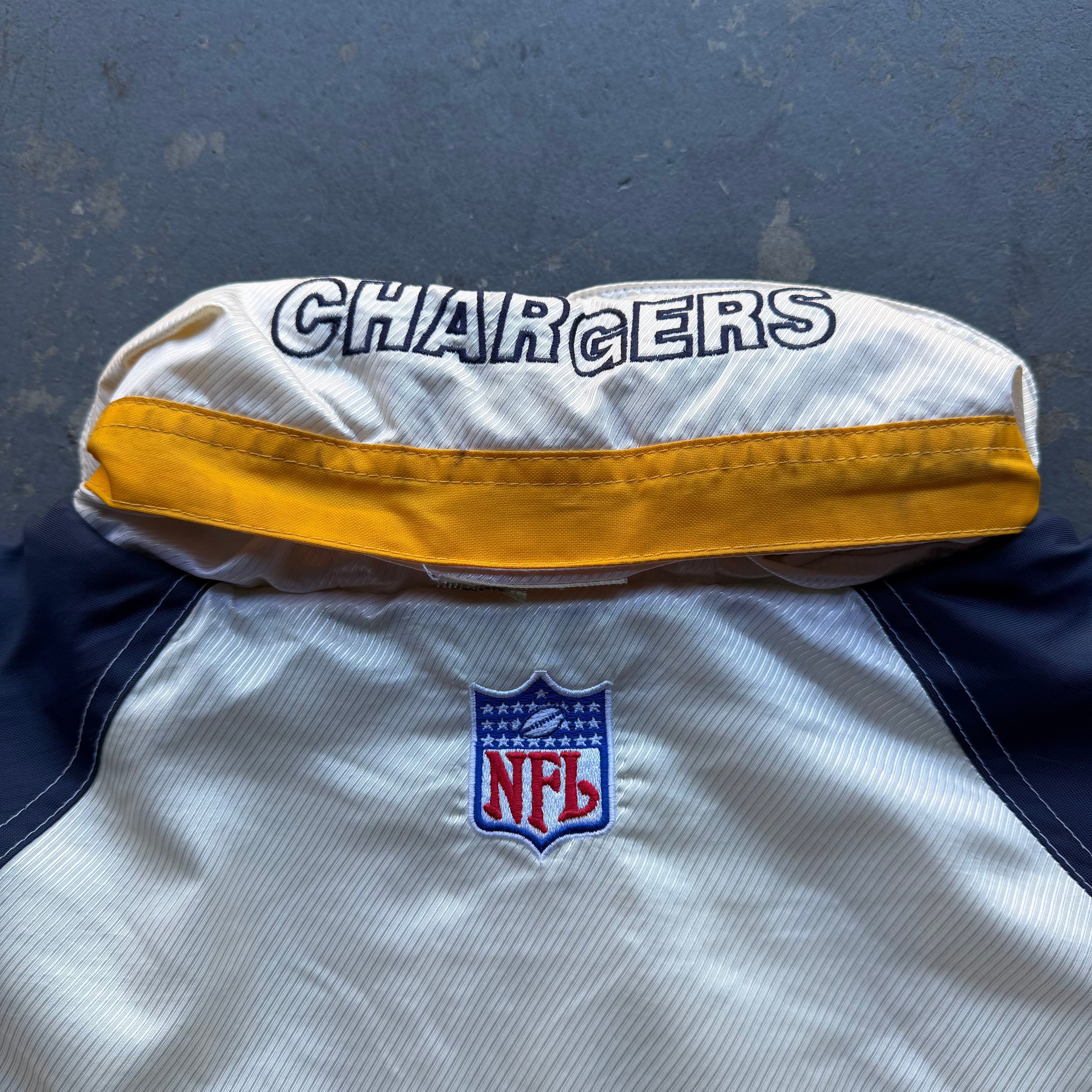 90’S CHARGERS STARTER PRO LINE WHITE PULLOVER PUFFER JACKET (L)