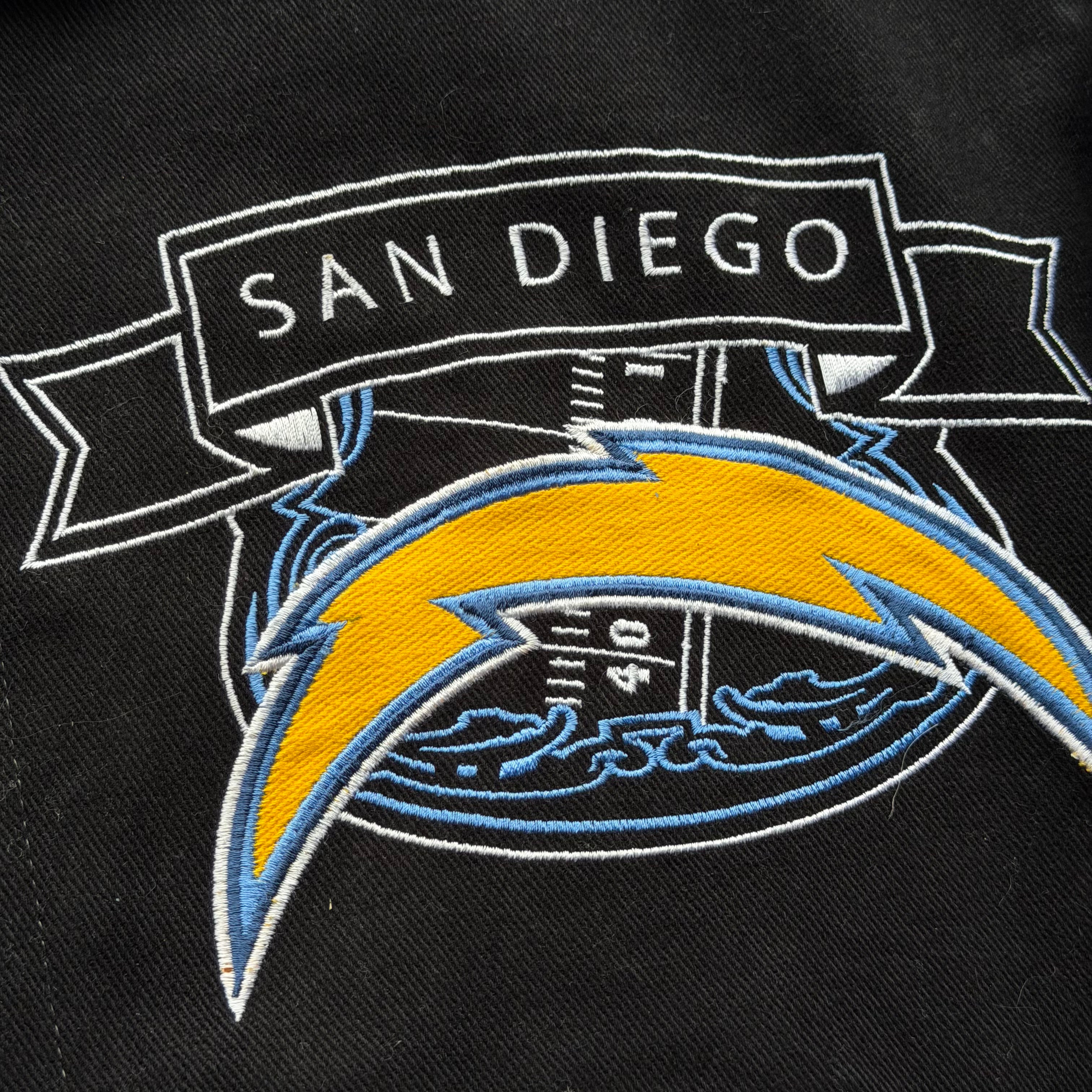 00'S CHARGERS NFL SAN DIEGO BLACK EMBROIDERED JACKET (2XL)
