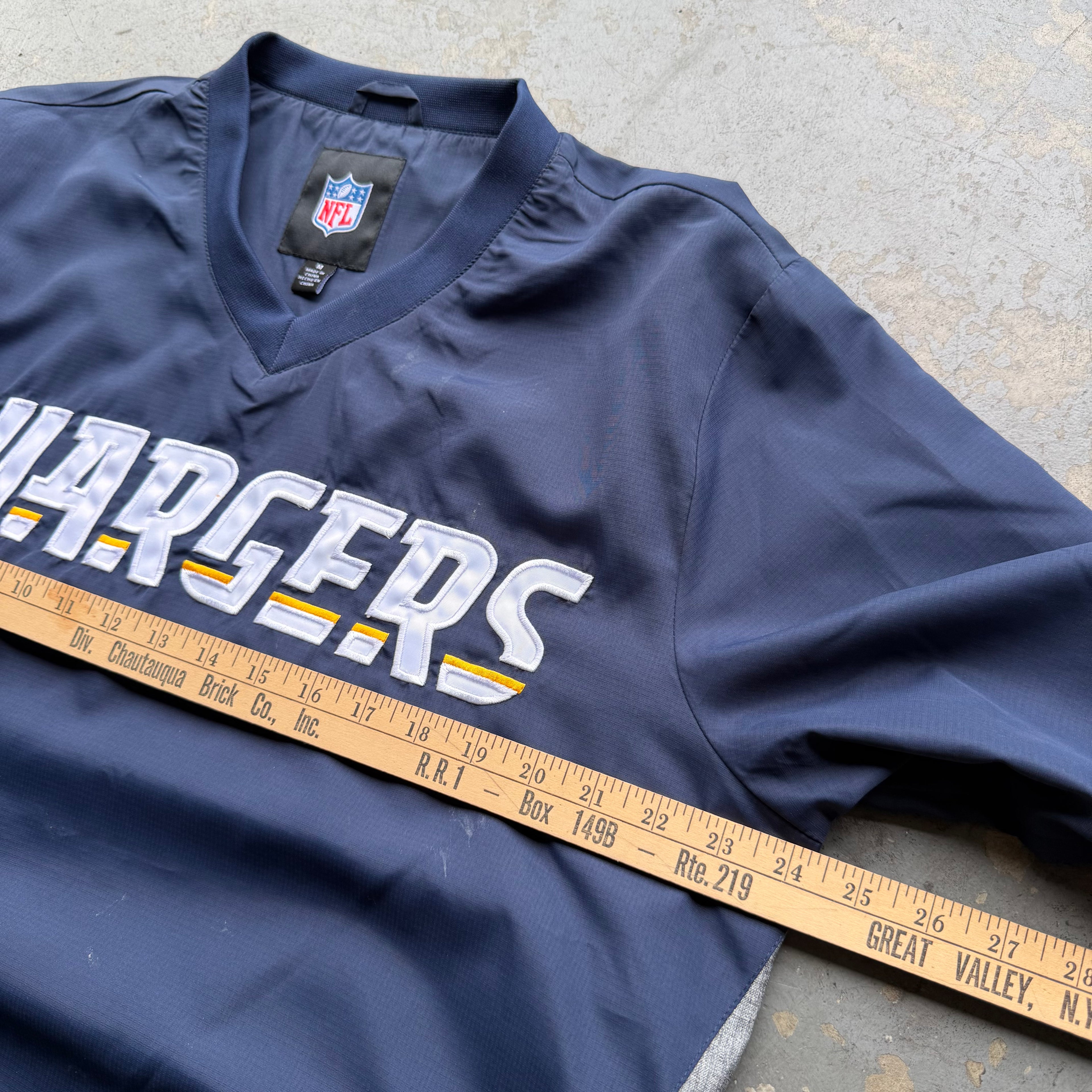 00'S CHARGERS NAVY BLUE PULLOVER WINDBREAKER (M)