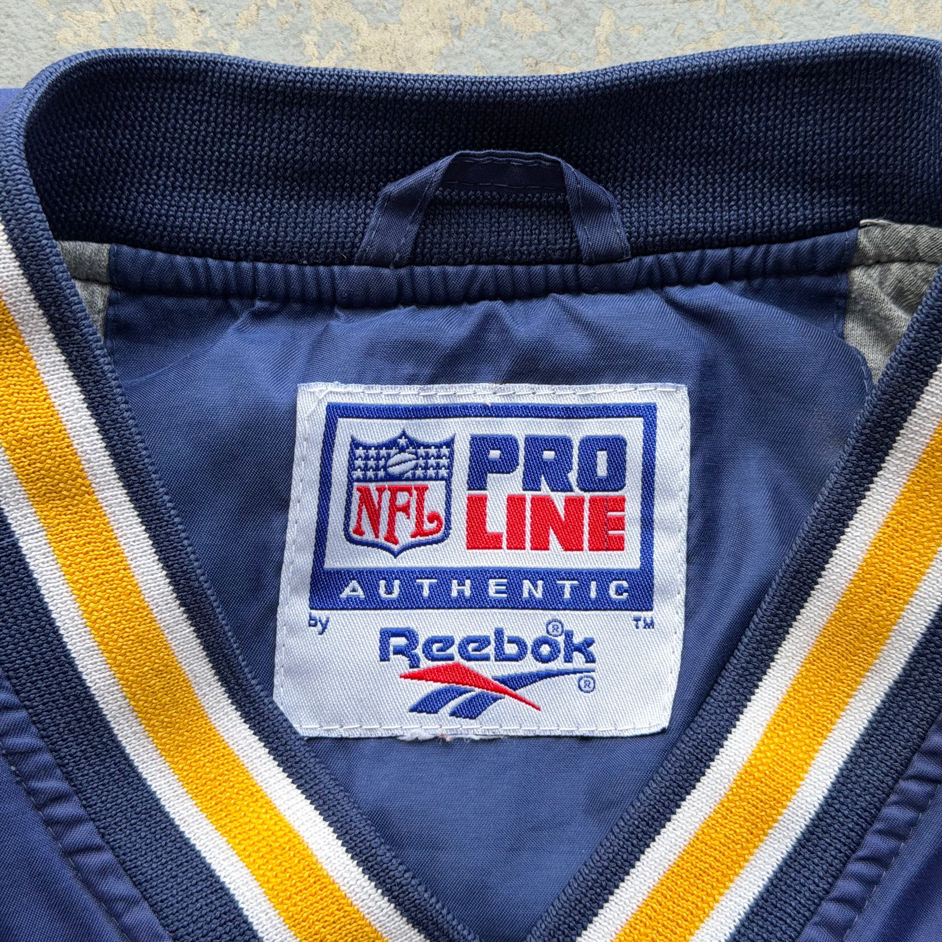 90'S CHARGERS PRO LINE REEBOK PULLOVER WINDBREAKER (L)