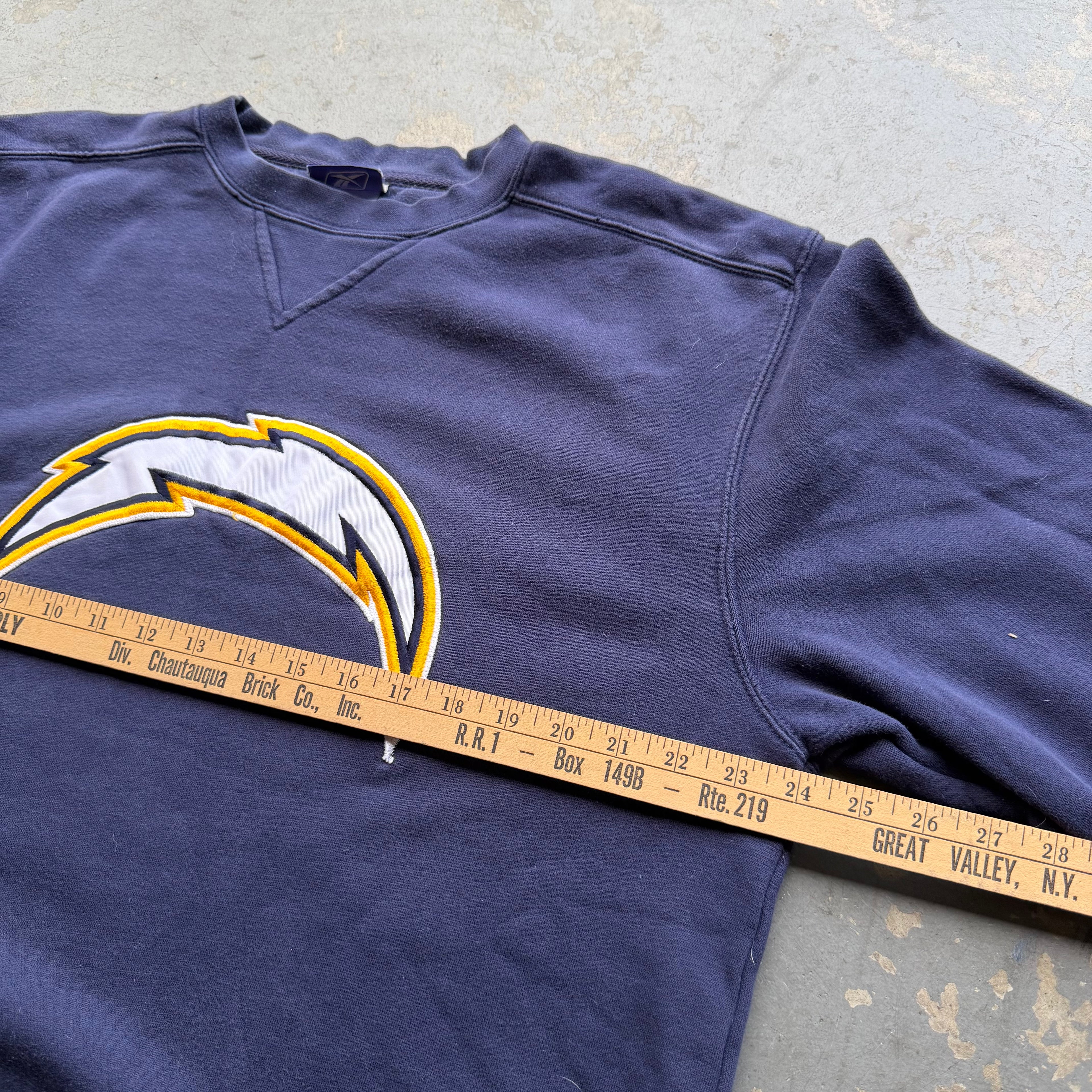 00'S CHARGERS LIGHTNING BOLT CREWNECK (M)
