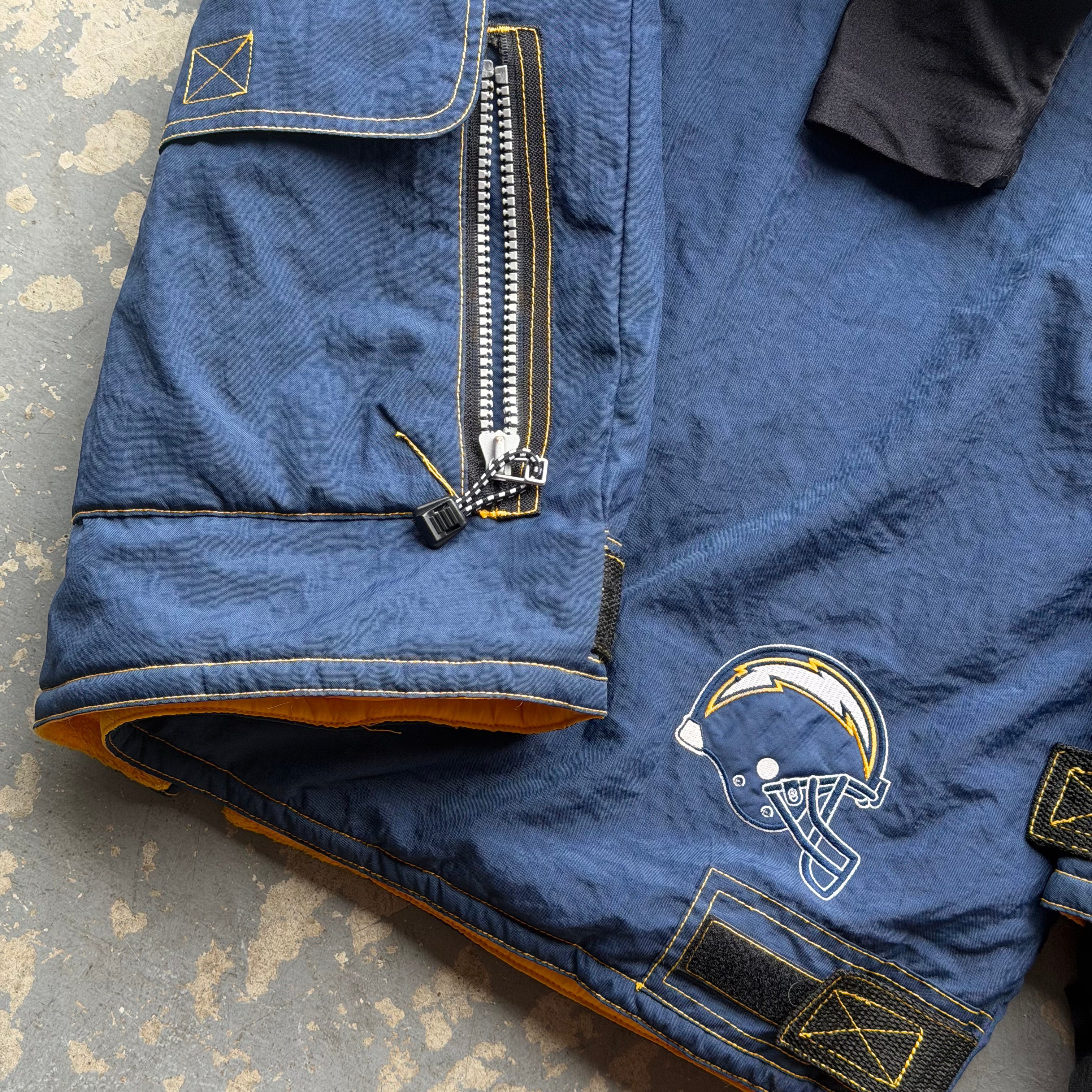 90'S CHARGERS CHAMPION SIDELINE SKI & SNOWBOARDING JACKET (L)