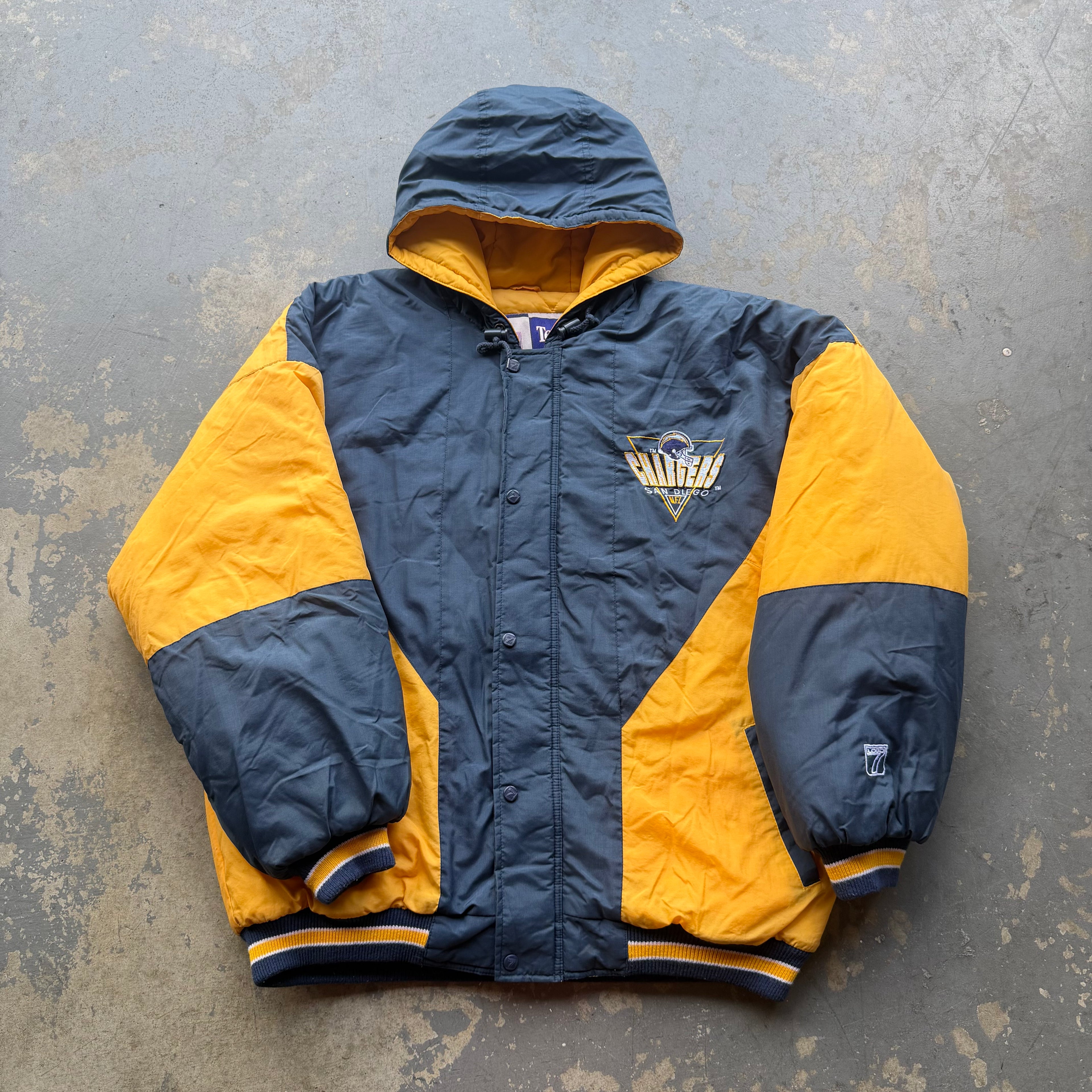 90'S CHARGERS LOGO 7 PUFFER JACKET (L)