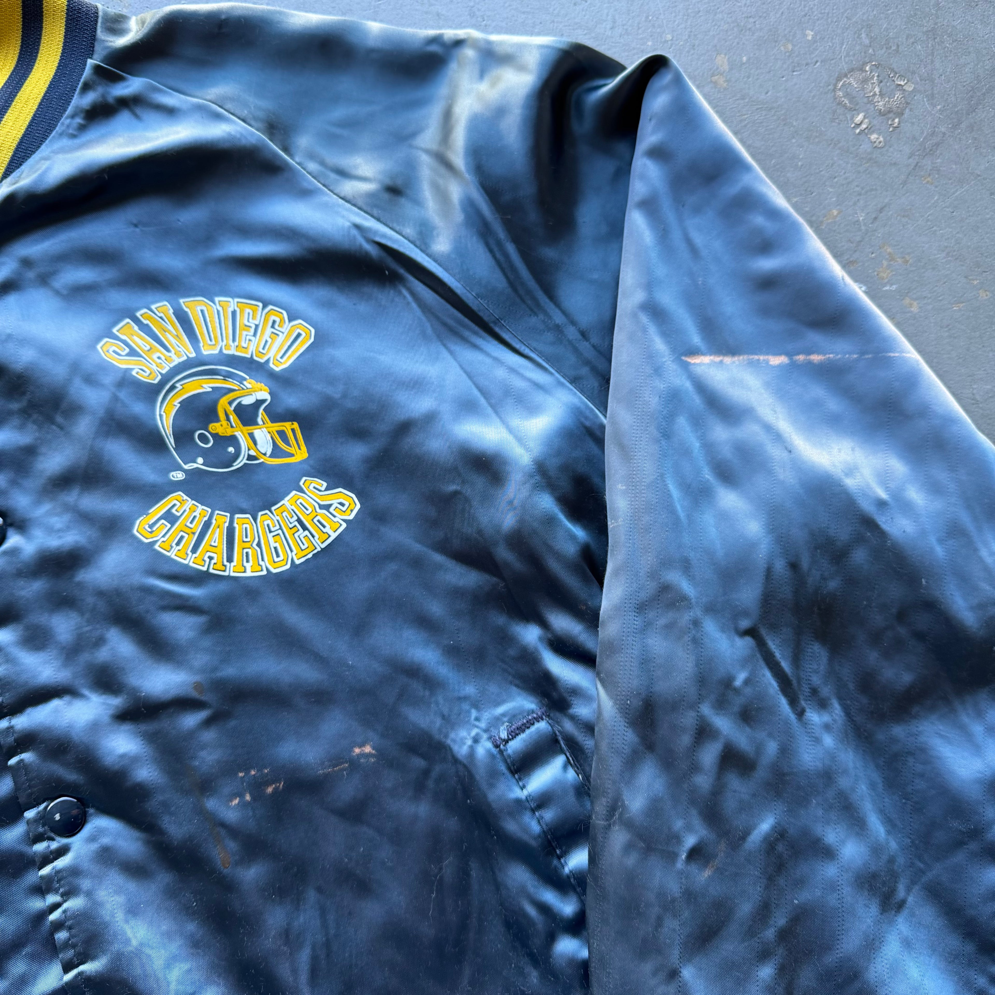 CHALKLINE SAN DIEGO CHARGERS SATIN JACKET (XL)