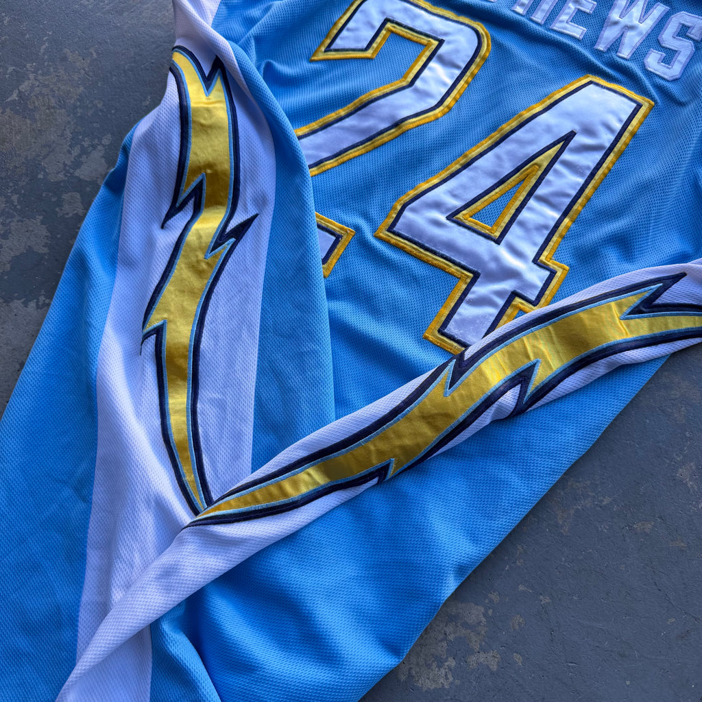 00’S CHARGERS RYAN MATTHEWS POWDER BLUE BASKETBALL BOLT JERSEY (XL)