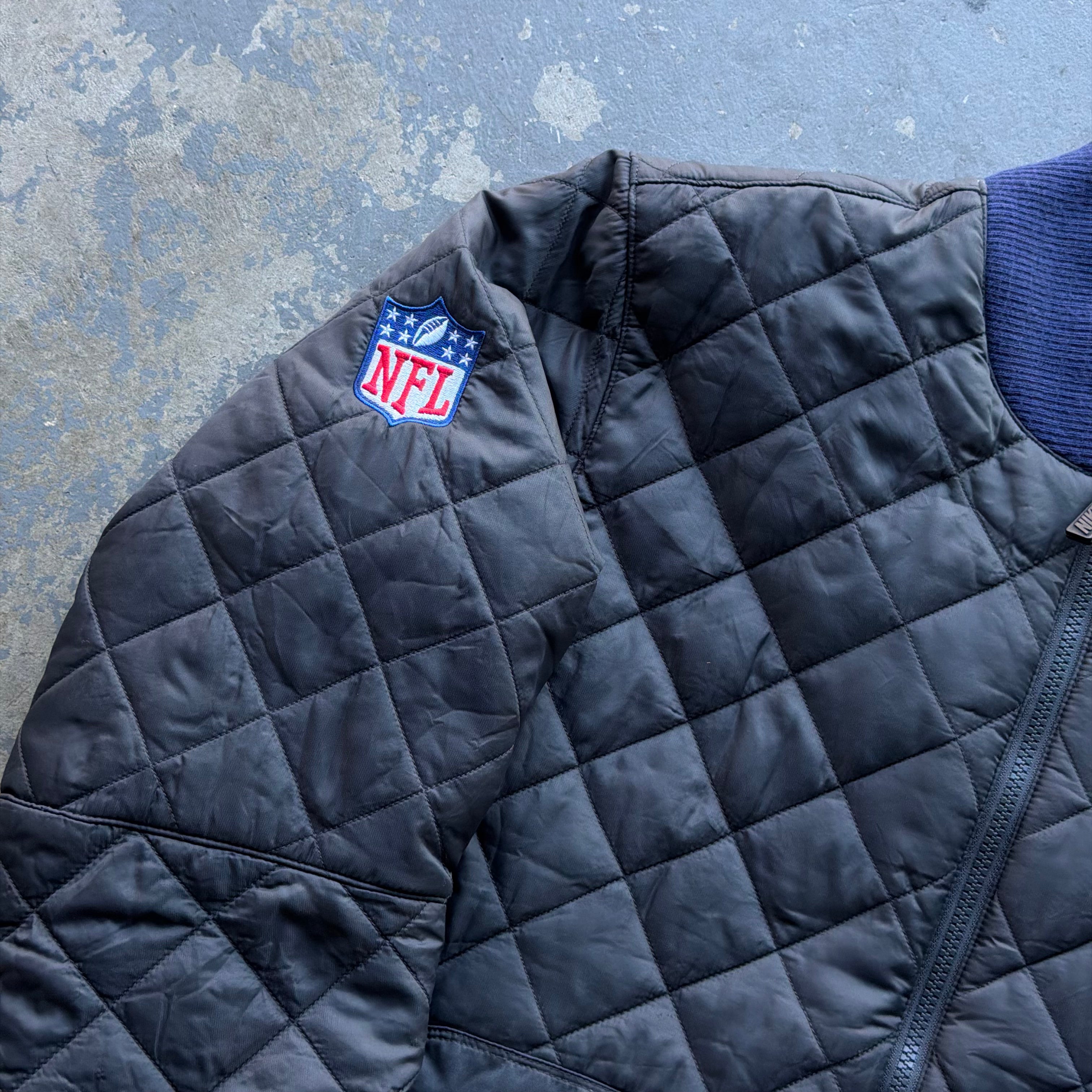 NIKE CHARGERS DIAMOND QUILTED REVERSIBLE JACKET (L)