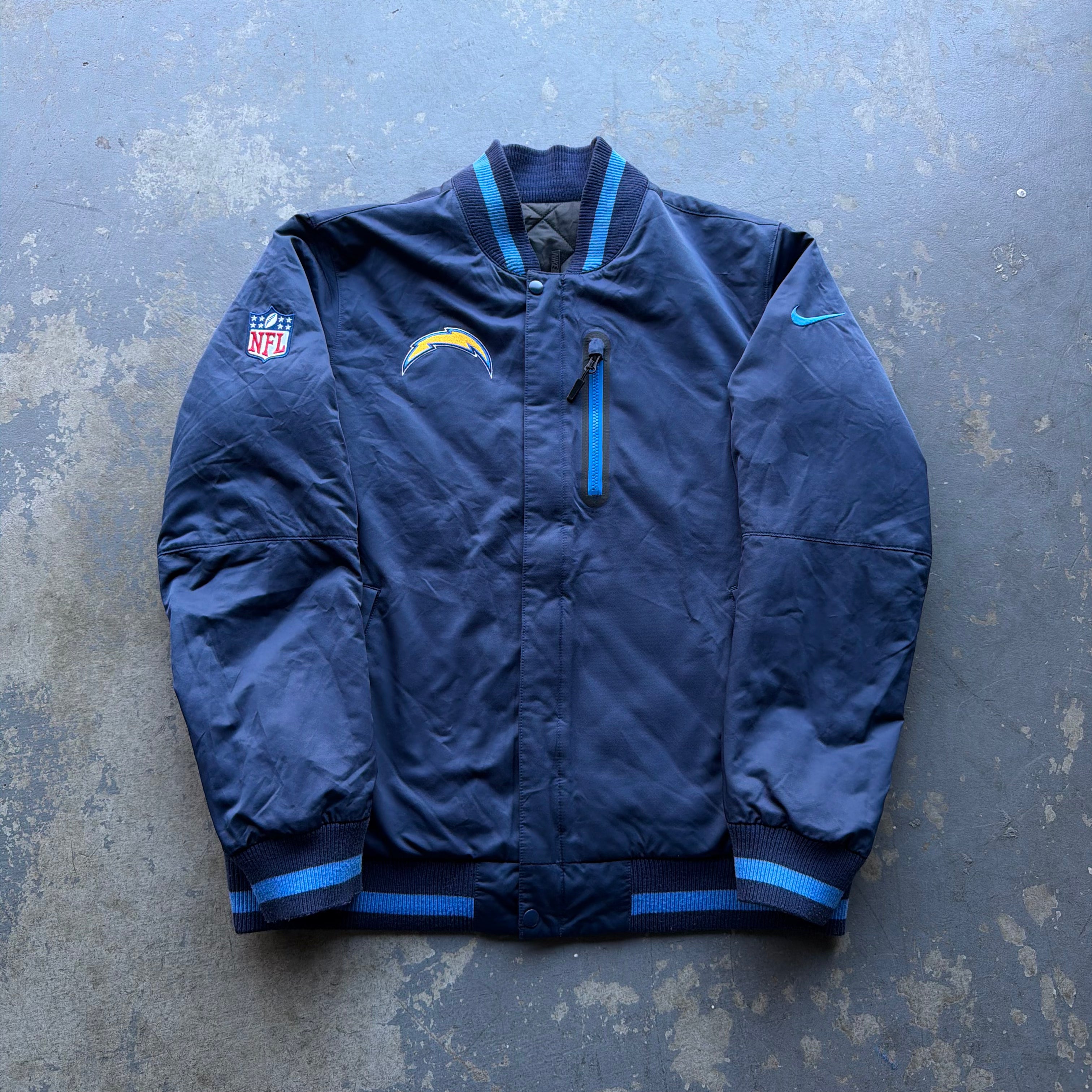 NIKE CHARGERS DIAMOND QUILTED REVERSIBLE JACKET (L)