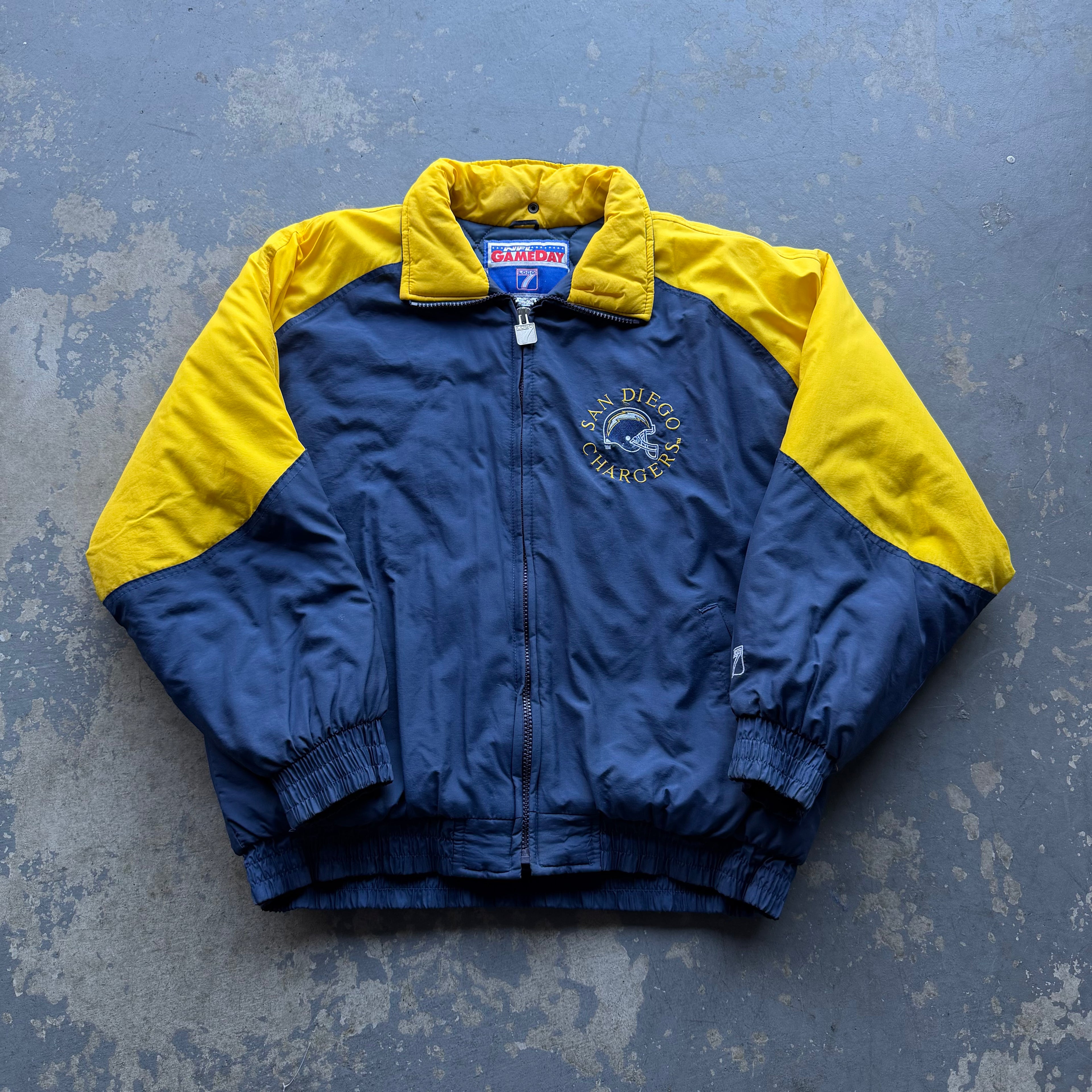90’S GAMEDAY LOGO 7 CHARGERS HELMET PUFFER JACKET (XL)