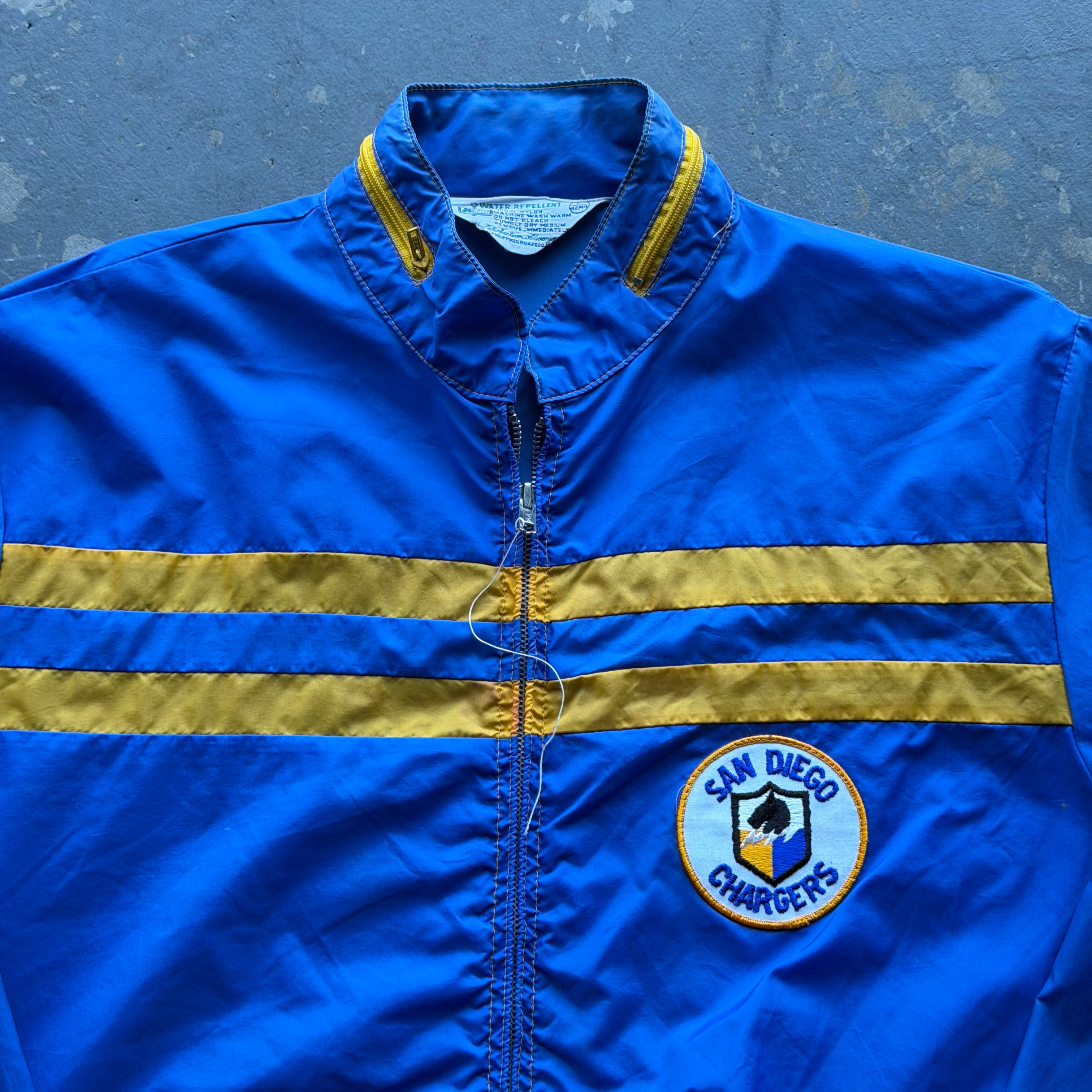80’S CHARGERS SHIELD LOGO NYLON LIGHT JACKET (L)