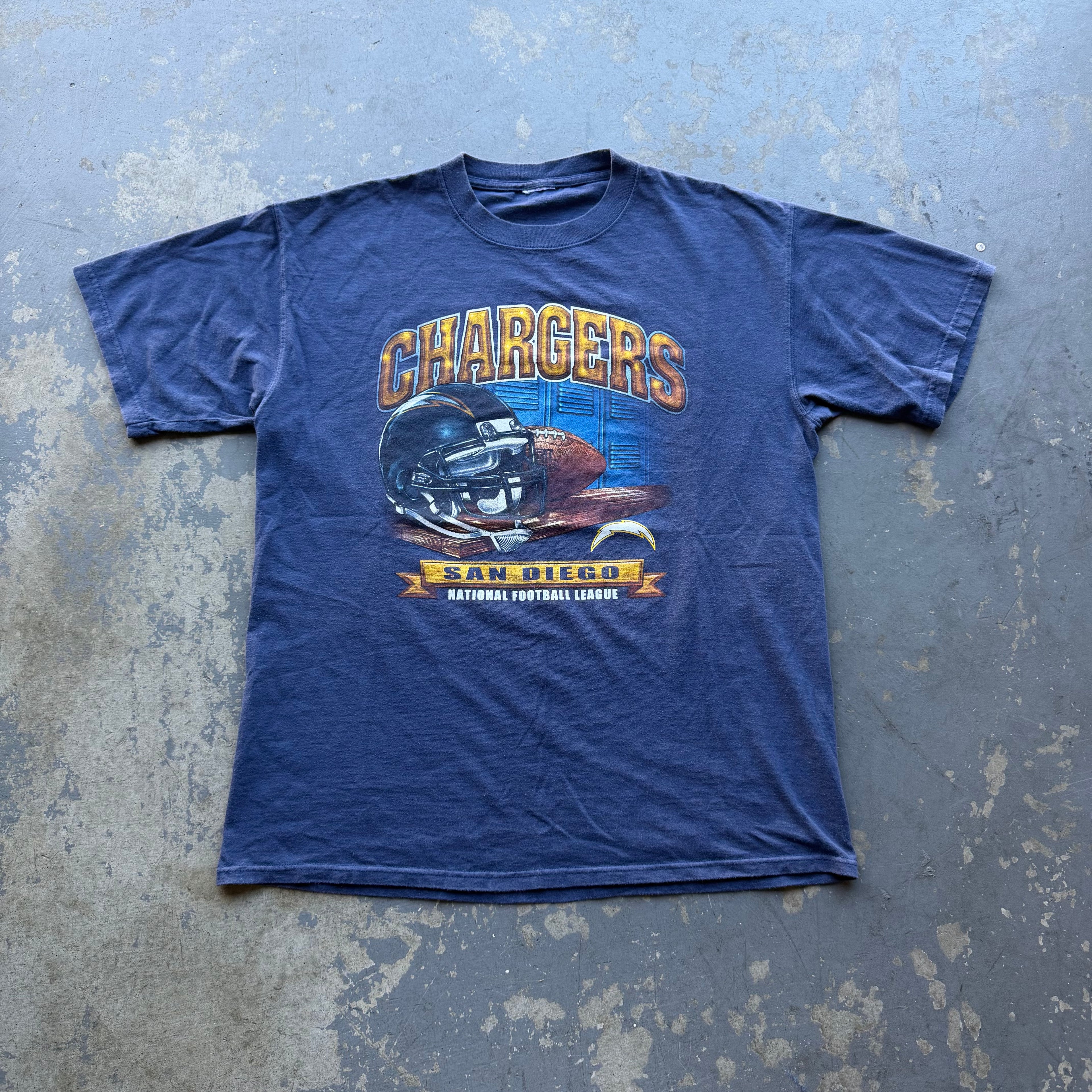 00'S CHARGERS LOCKER ROOM T-SHIRT (XL)