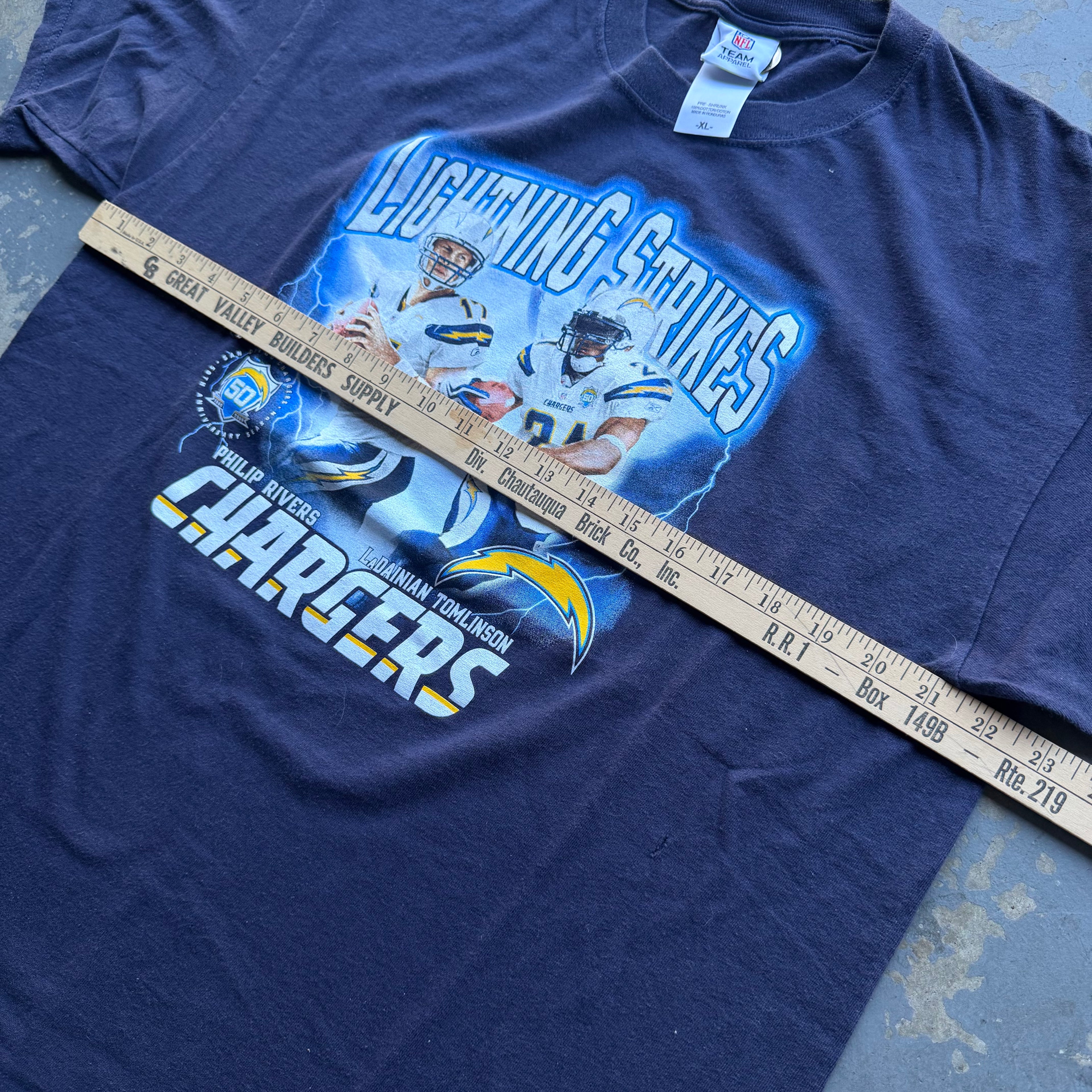 00'S CHARGERS LIGHTNING STRIKES T-SHIRT (XL)