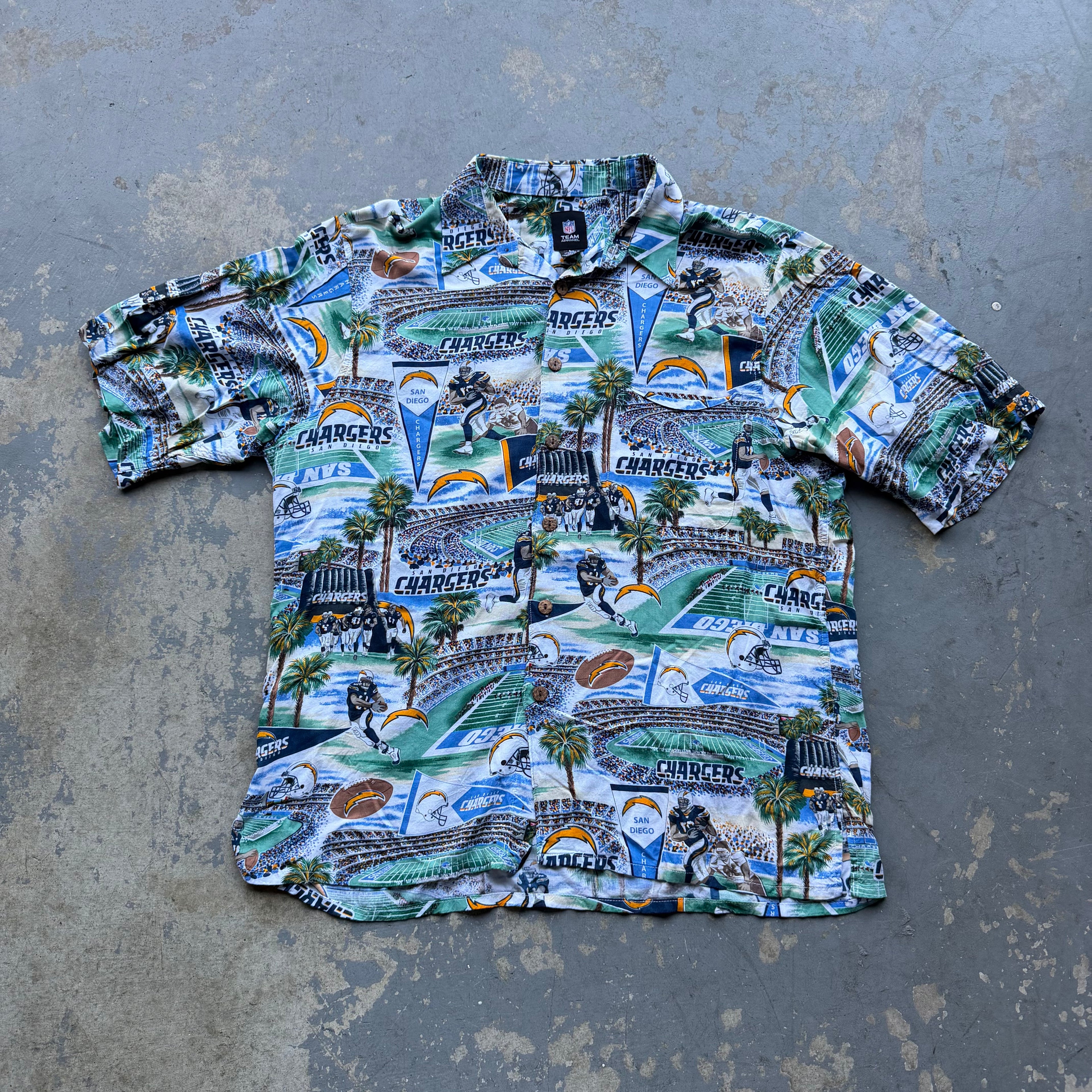 CHARGERS HAWAIIAN BUTTON UP SHIRT (L)