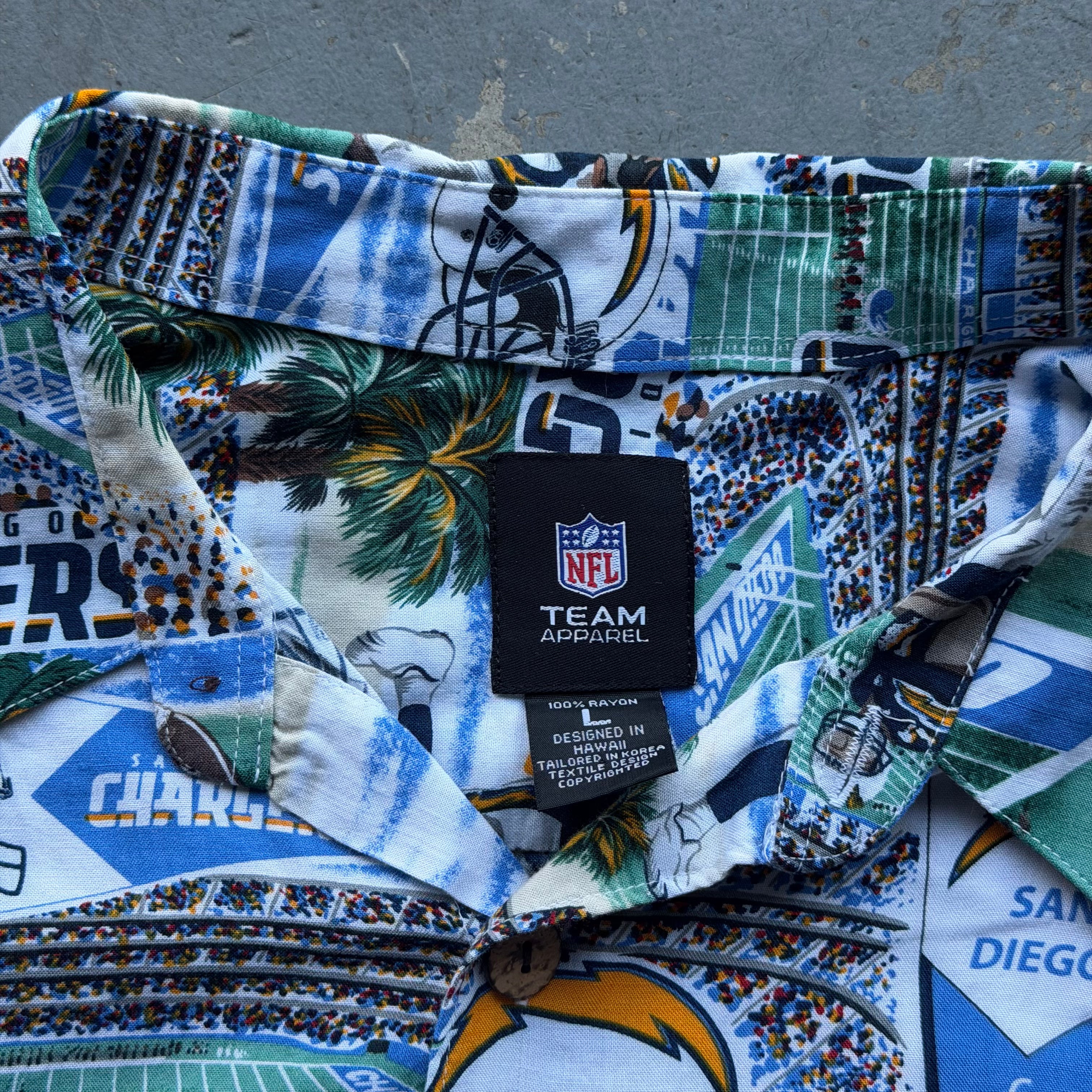 CHARGERS HAWAIIAN BUTTON UP SHIRT (L)