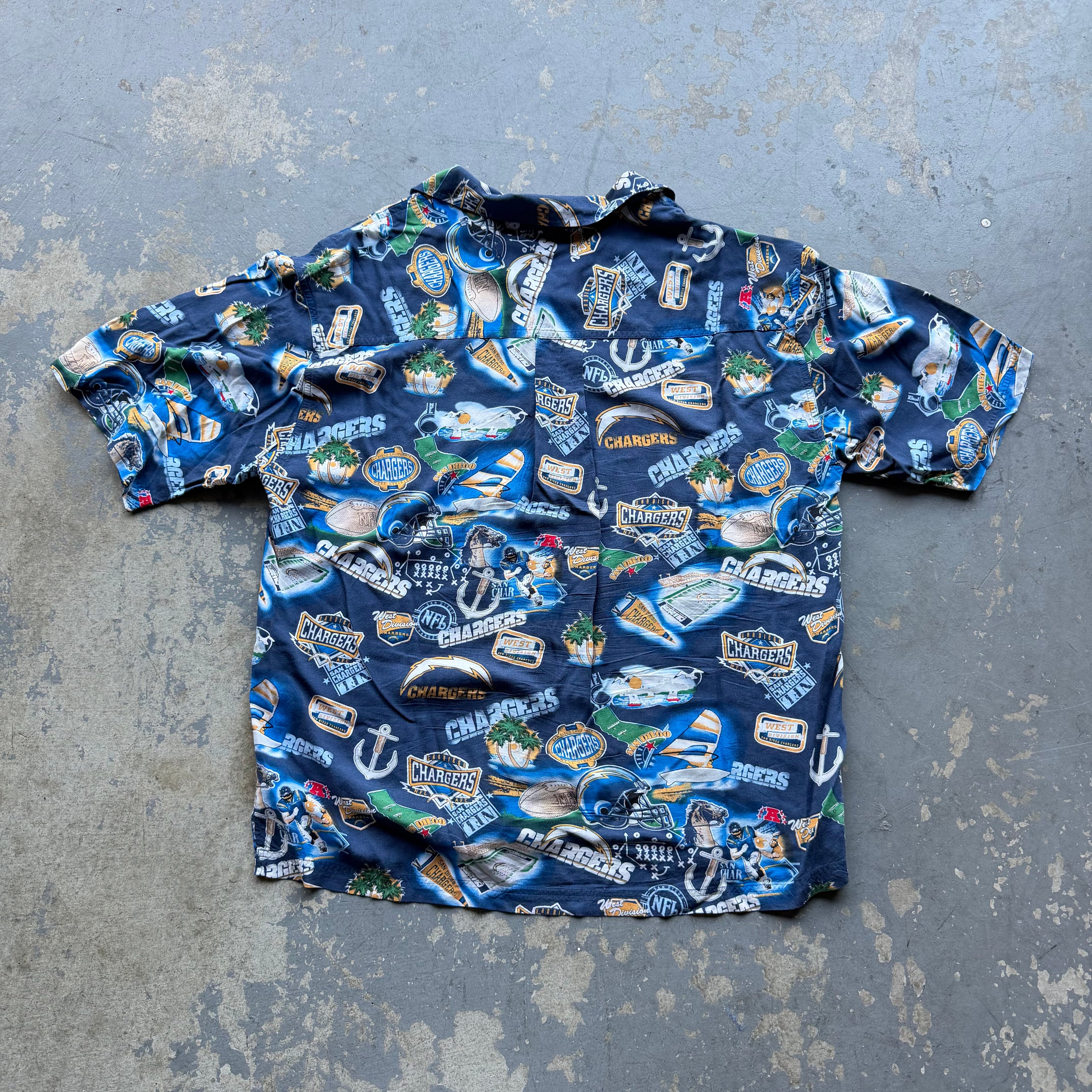 00'S CHARGERS HAWAIIAN BUTTON UP T-SHIRT (L)