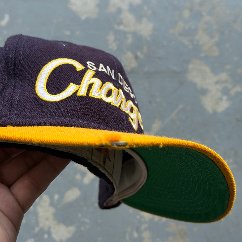 90'S CHARGERS SCRIPT FITTED HAT (SIZE 7 1/4)
