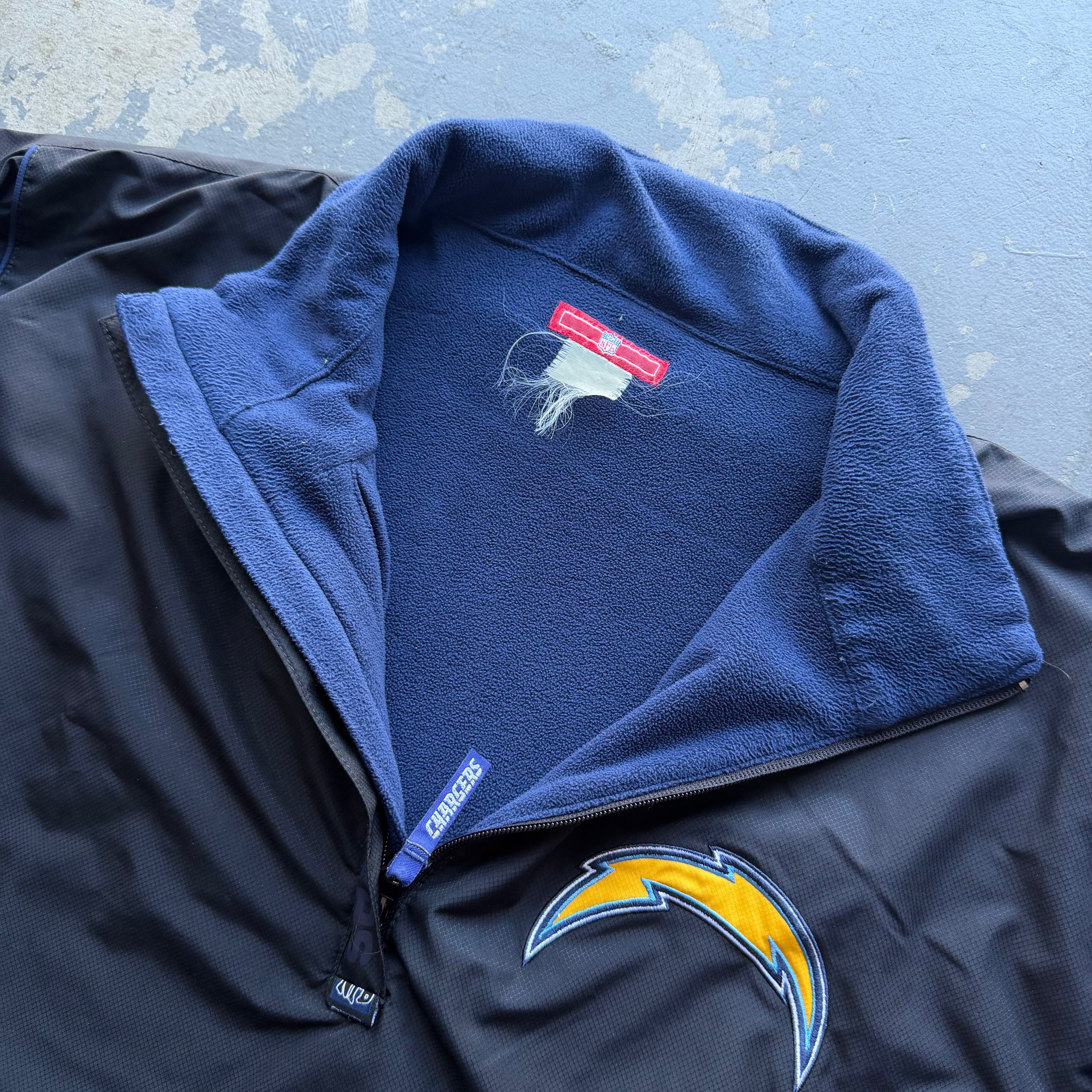 00'S CHARGERS REVERSIBLE FLEECE NYLON JACKET (XL)