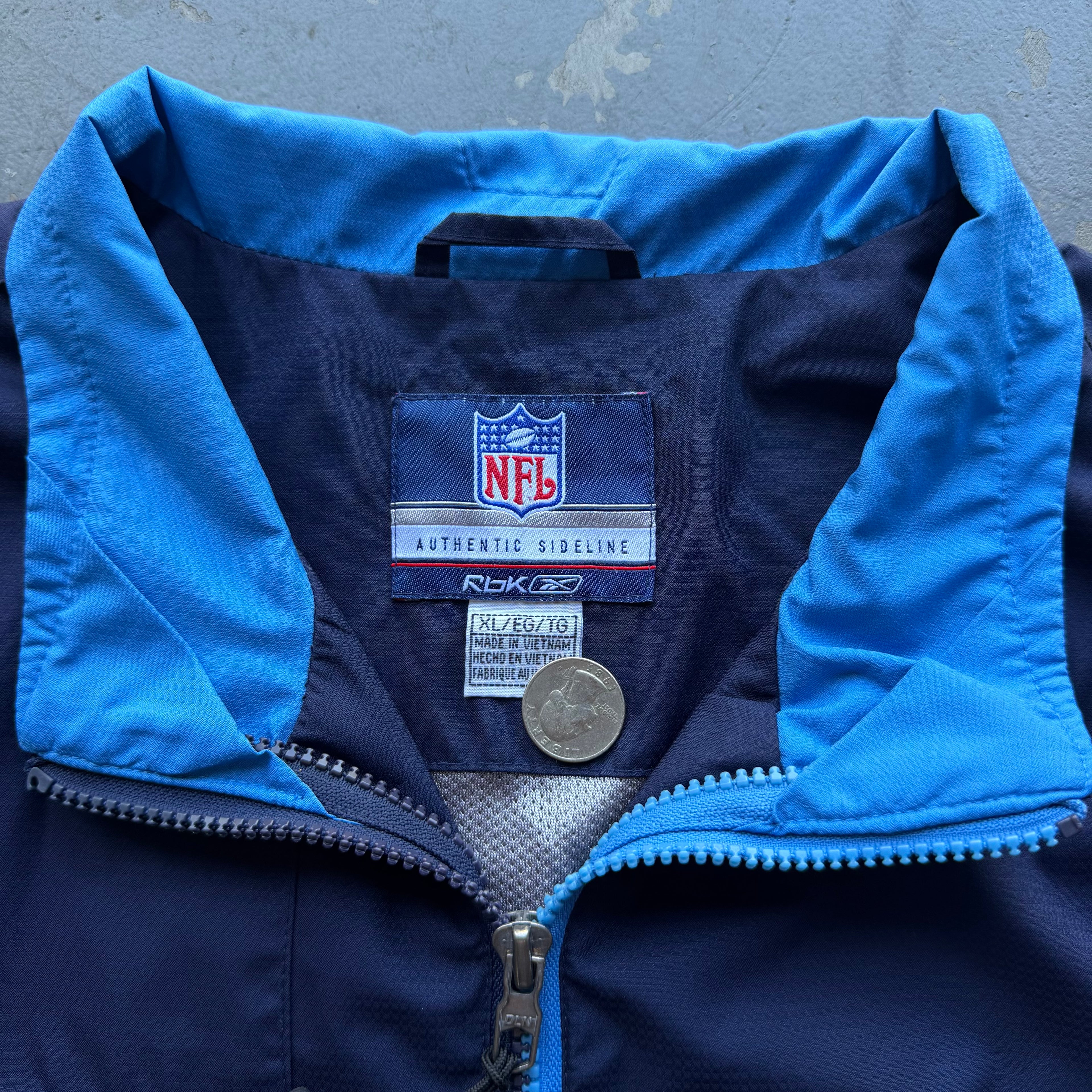 00'S CHARGERS NFL REEBOK NYLON JACKET (XL)