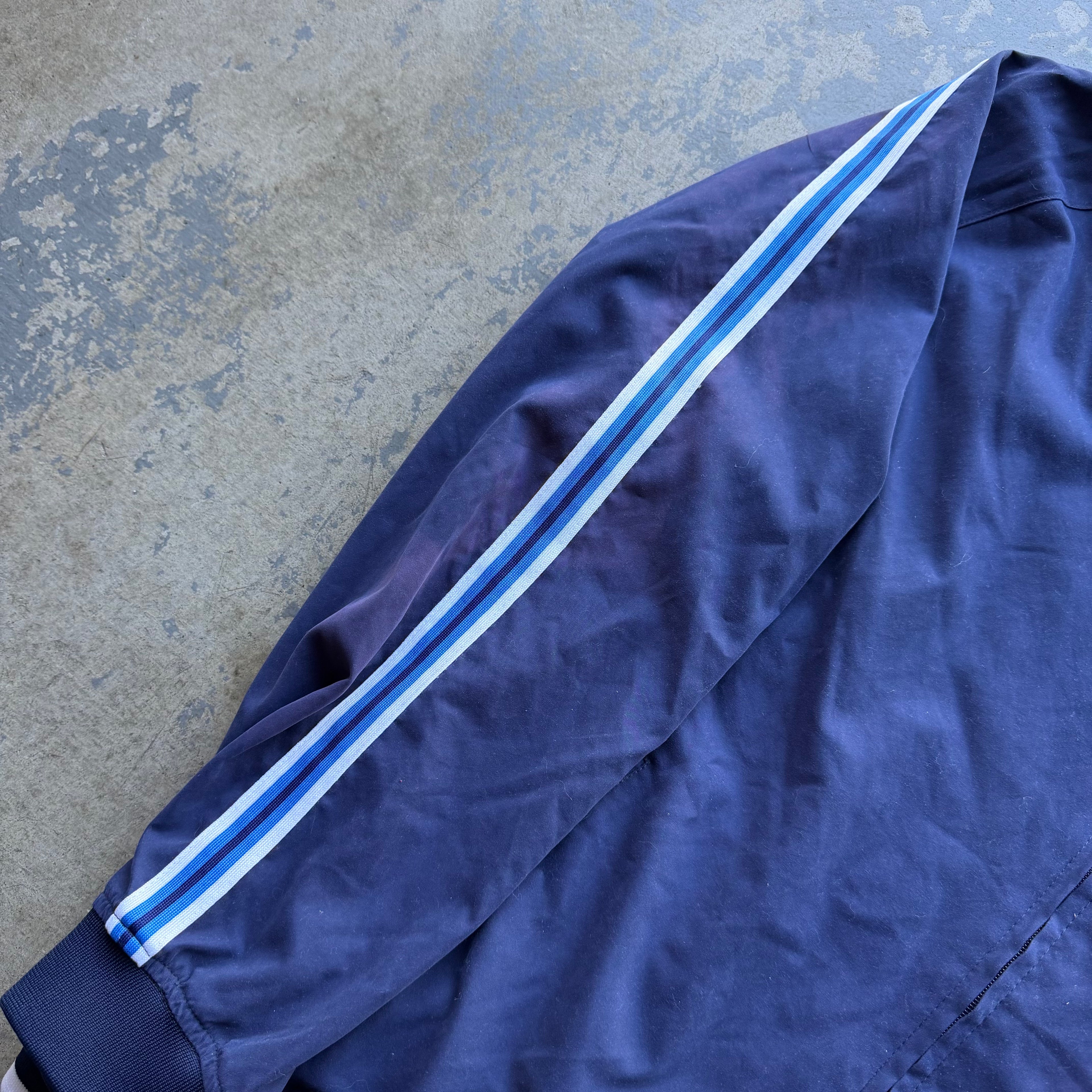 00'S CHARGERS REEBOK STRIPED NYLON ZIP UP JACKET (L)