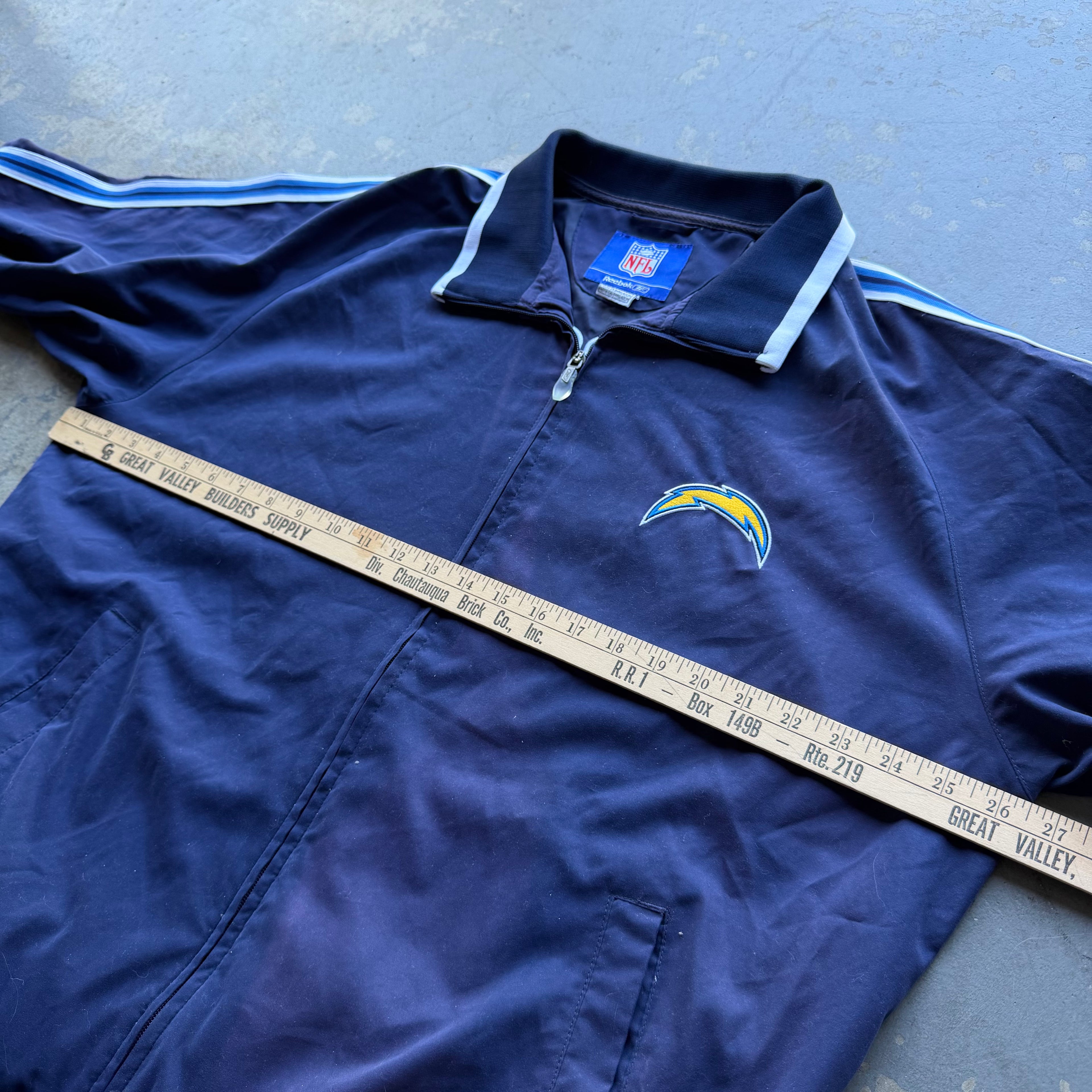 00'S CHARGERS REEBOK STRIPED NYLON ZIP UP JACKET (L)