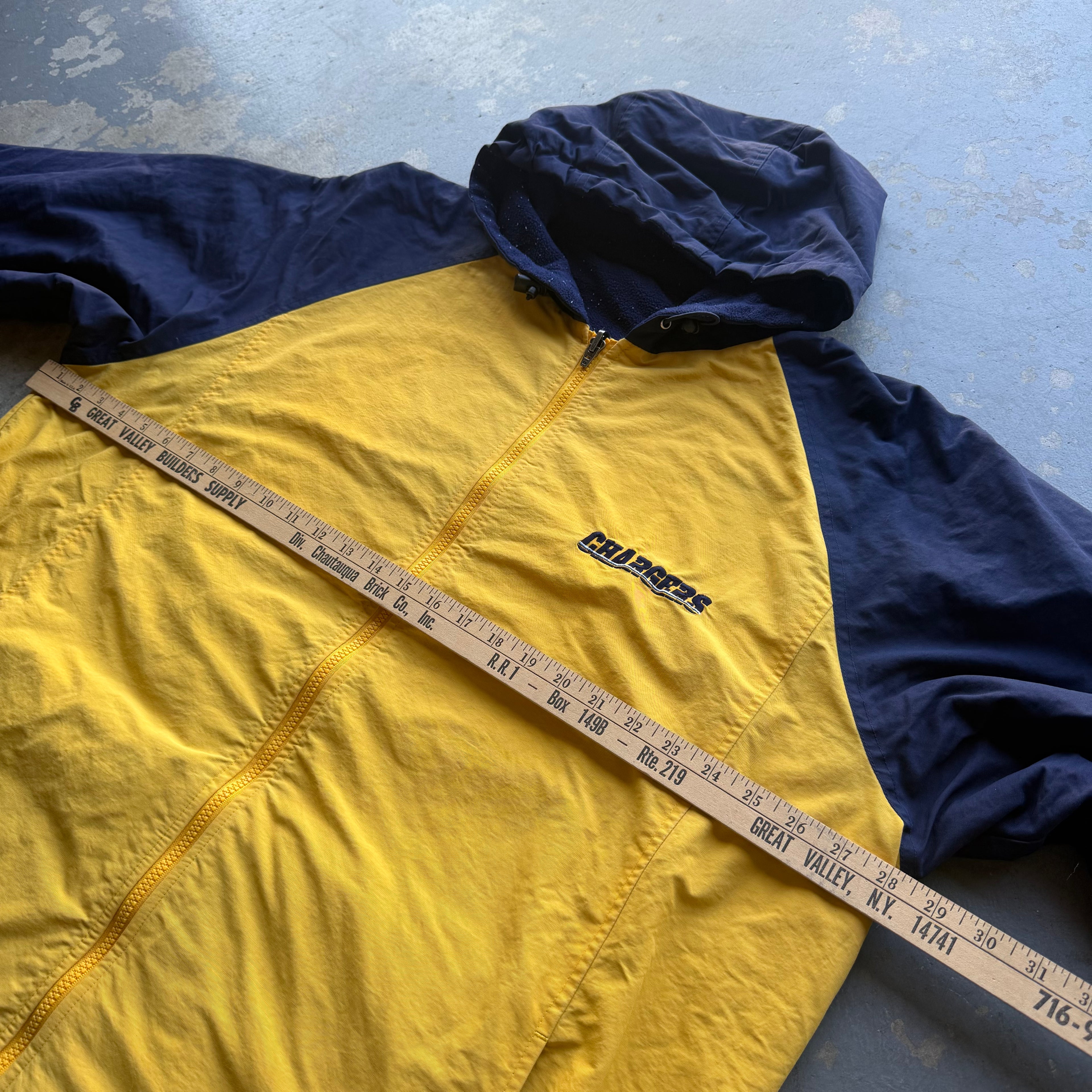 00'S CHARGERS REVERSIBLE REEBOK JACKET (XL)