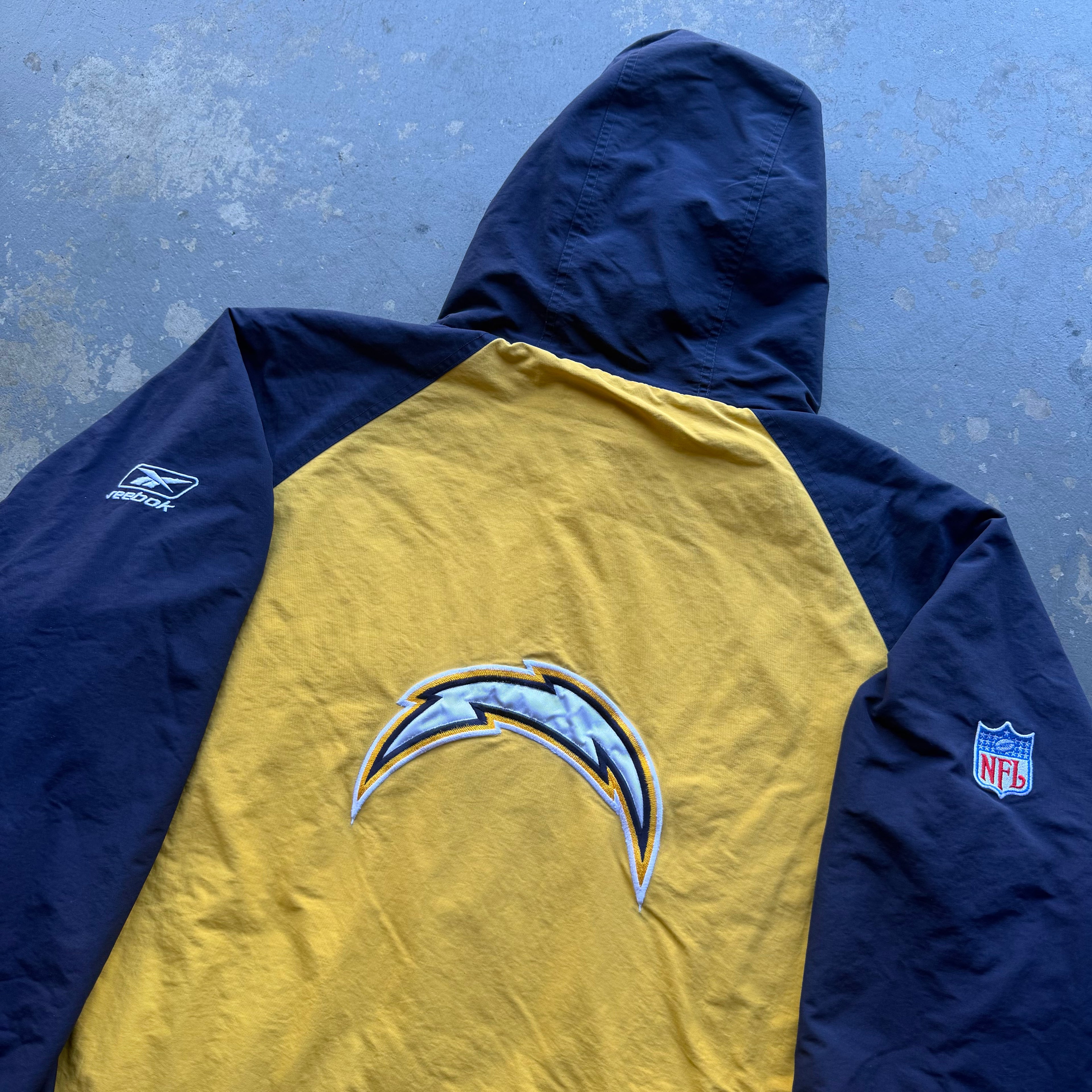 00'S CHARGERS REVERSIBLE REEBOK JACKET (XL)