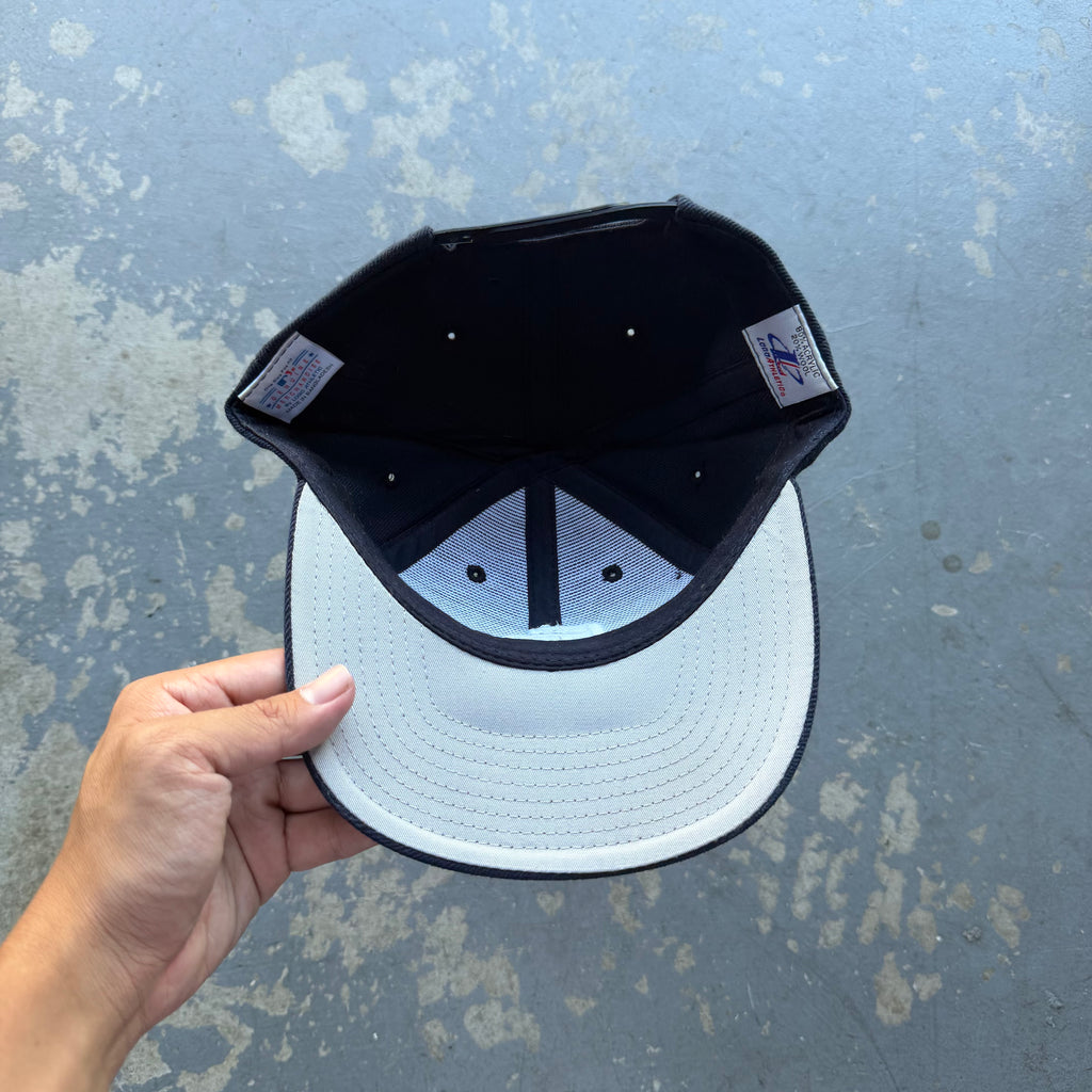 90'S PADRES NAVY BLUE LOGO ATHLETIC SD HAT (OS)