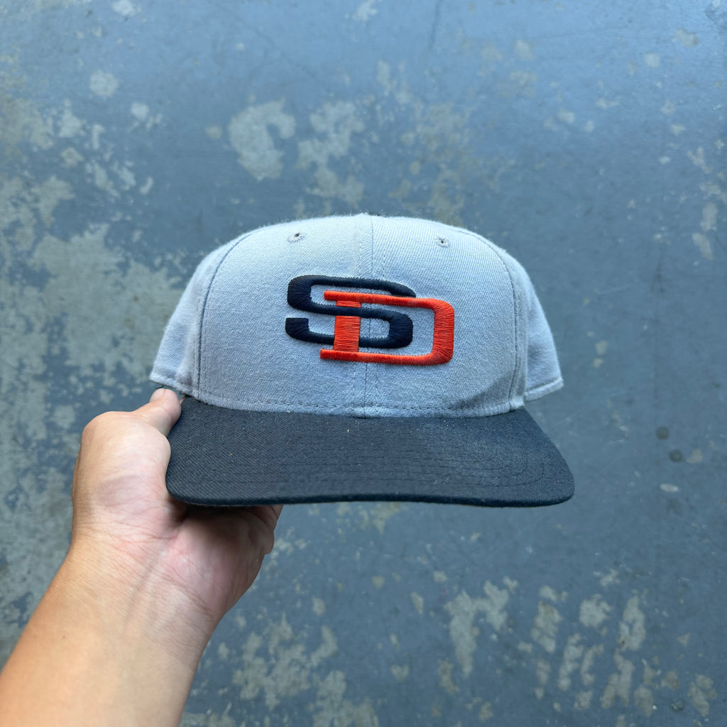 90'S PADRES SD FLAT LOGO HAT (OS)