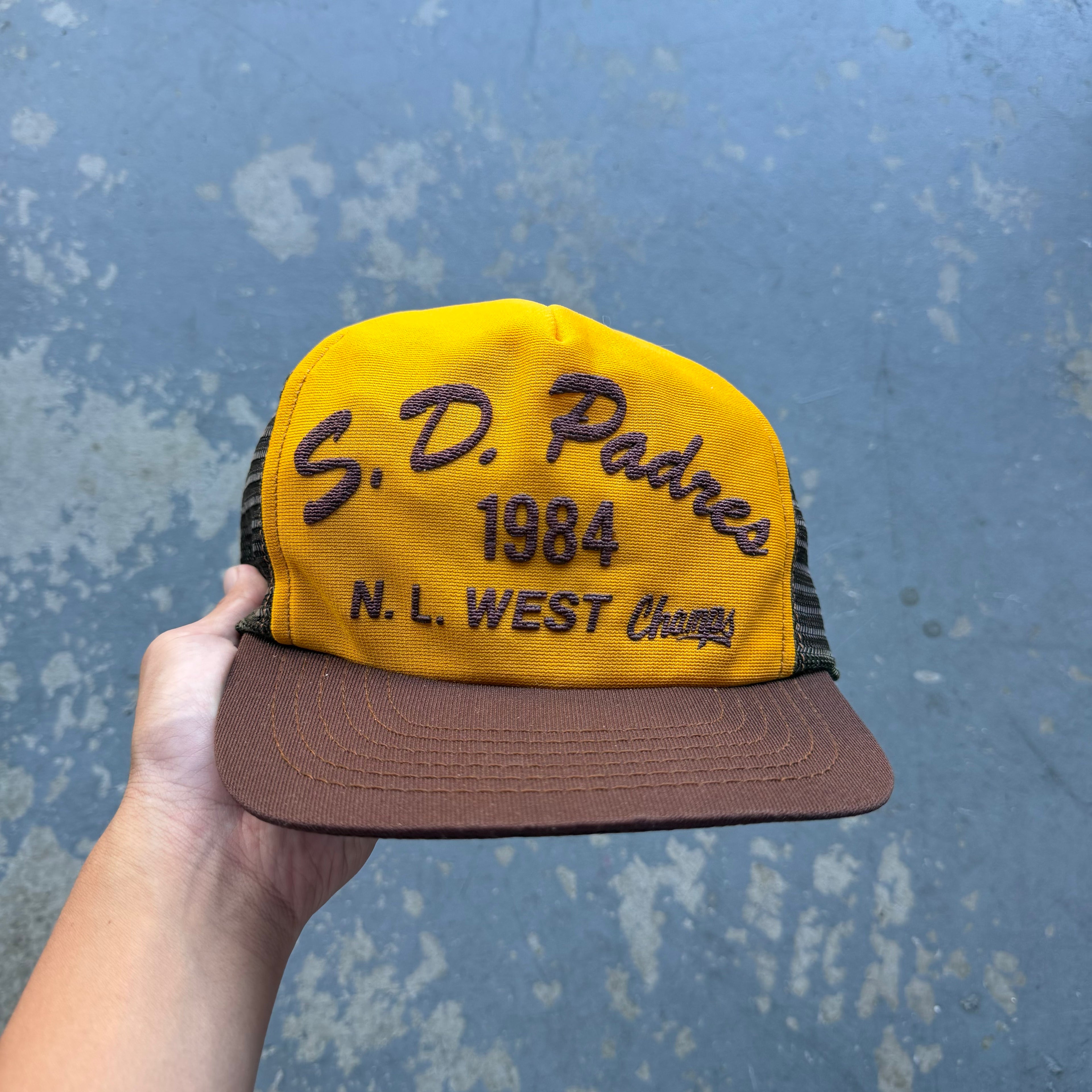 1984 PADRES N.L WEST CHAMPS TRUCKER HAT (OS)